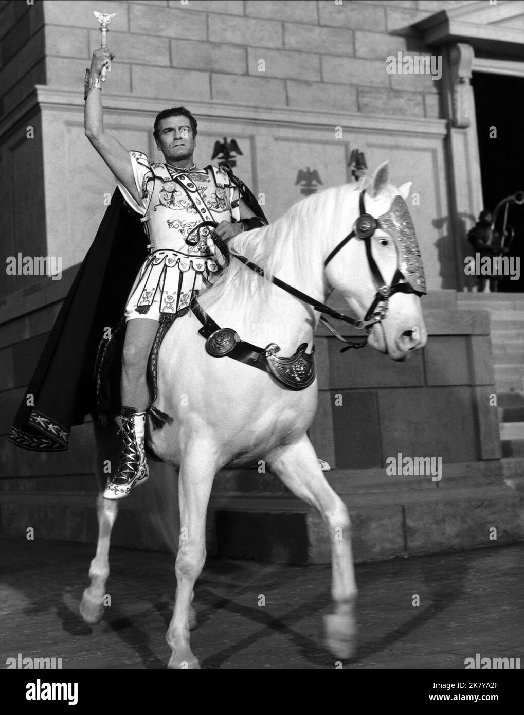Laurence Olivier Film: Spartacus (USA 1960) Characters: Marcus Licinius Crassus  / Literaturverfilmung (Based On The Book By Howard Fast) Director: Stanley Kubrick 06 October 1960   **WARNING** This Photograph is for editorial use only and is the copyright of BRYNA PRODUCTIONS and/or the Photographer assigned by the Film or Production Company and can only be reproduced by publications in conjunction with the promotion of the above Film. A Mandatory Credit To BRYNA PRODUCTIONS is required. The Photographer should also be credited when known. No commercial use can be granted without written auth Stock Photo