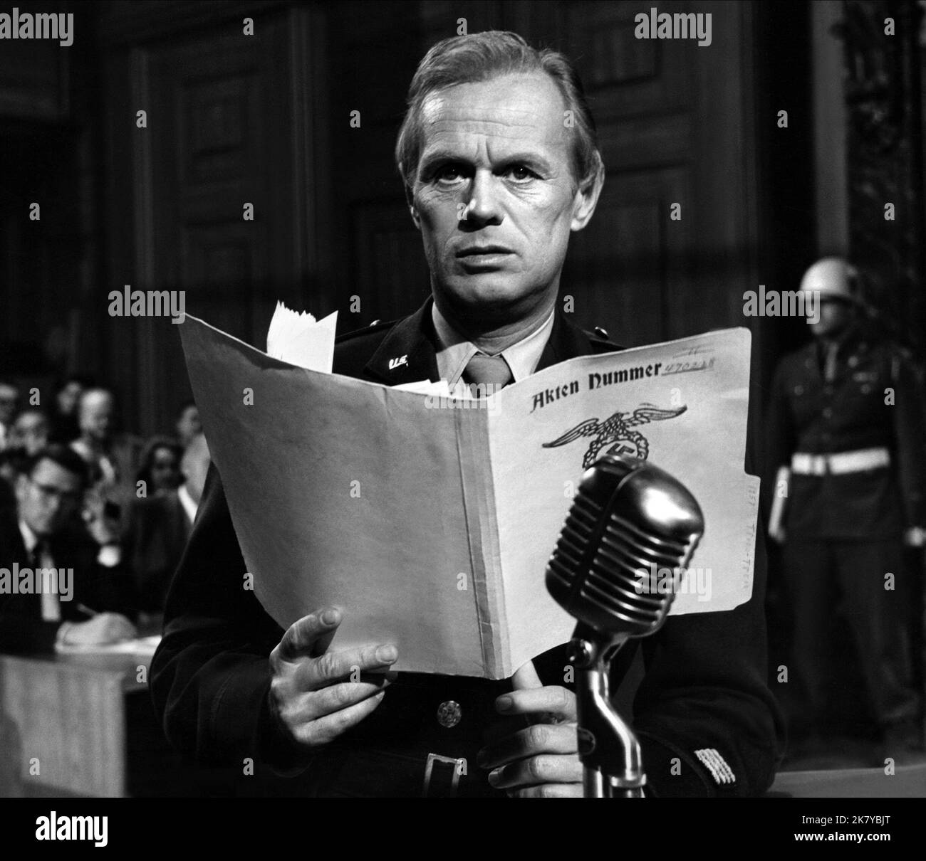 Richard Widmark Film: Judgment At Nuremberg; Judgement At Nuremberg (USA 1963) Characters: Col. Tad Lawson  Director: Stanley Kramer 14 December 1961   **WARNING** This Photograph is for editorial use only and is the copyright of UNITED ARTISTS and/or the Photographer assigned by the Film or Production Company and can only be reproduced by publications in conjunction with the promotion of the above Film. A Mandatory Credit To UNITED ARTISTS is required. The Photographer should also be credited when known. No commercial use can be granted without written authority from the Film Company. Stock Photo