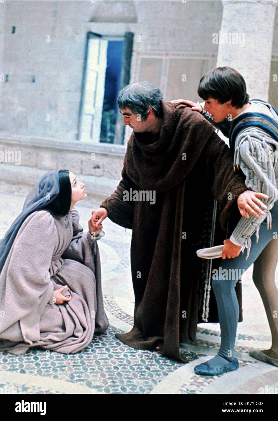 Olivia Hussey & Leonard Whiting Film: Romeo And Juliet (1967) Characters: Juliet, Romeo  Director: Franco Zeffirelli 25 September 1968   **WARNING** This Photograph is for editorial use only and is the copyright of PARAMOUNT and/or the Photographer assigned by the Film or Production Company and can only be reproduced by publications in conjunction with the promotion of the above Film. A Mandatory Credit To PARAMOUNT is required. The Photographer should also be credited when known. No commercial use can be granted without written authority from the Film Company. Stock Photo