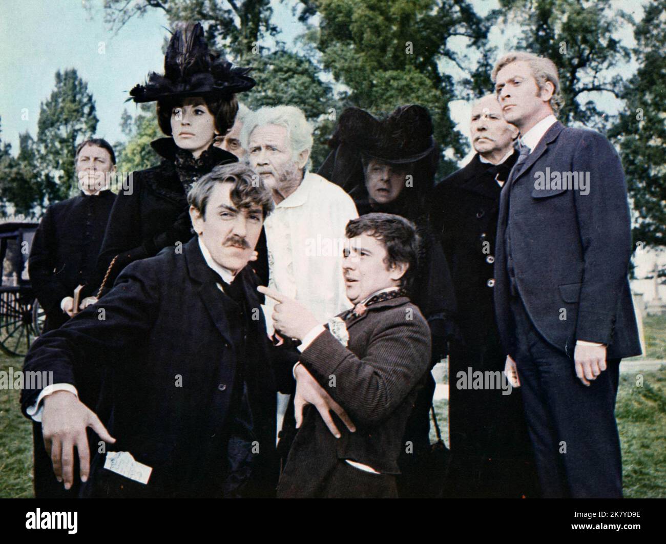 Peter Cook, Nanette Newman, John Mills, Dudley Moore & Michael Caine Film: The Wrong Box (1968) Characters: Morris Finsbury,Julia Finsbury,Masterman Finsbury,John Finsbury & Michael Finsbury  Director: Bryan Forbes 27 May 1966   **WARNING** This Photograph is for editorial use only and is the copyright of COL and/or the Photographer assigned by the Film or Production Company and can only be reproduced by publications in conjunction with the promotion of the above Film. A Mandatory Credit To COL is required. The Photographer should also be credited when known. No commercial use can be granted w Stock Photo