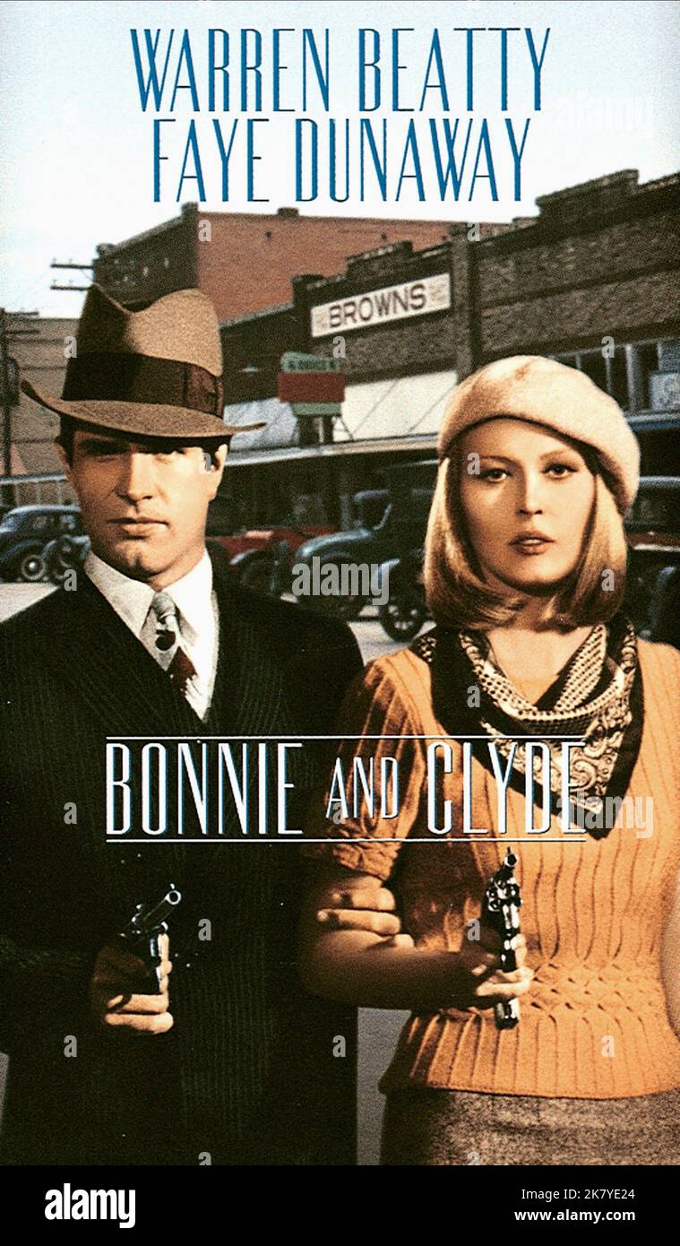 Warren Beatty & Faye Dunaway Film Bonnie And Clyde (USA 1967) Characters:  Clyde Barrow & Bonnie Parker Director: Arthur Penn 18 July 1967 **WARNING**  This Photograph is for editorial use only and