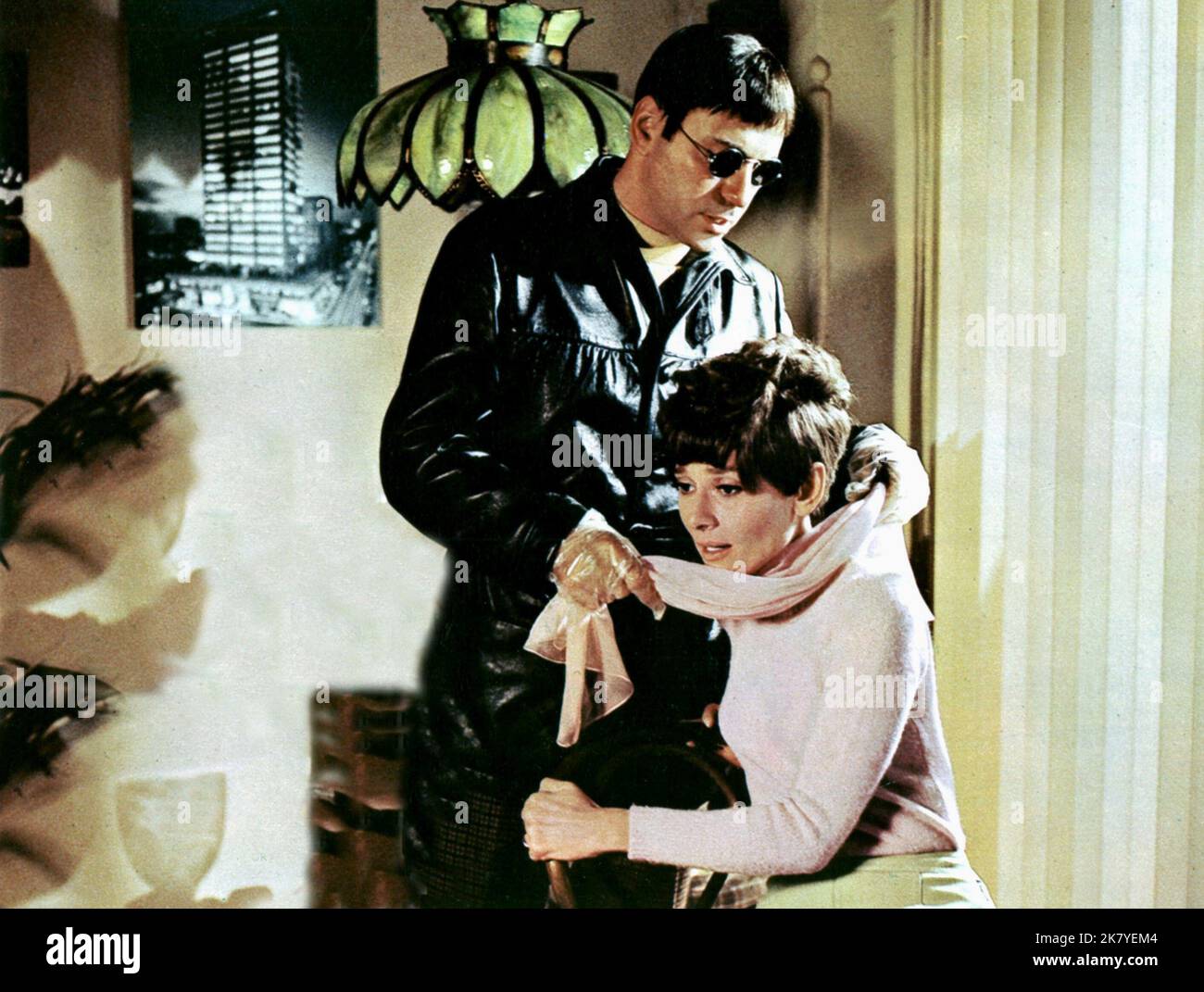 Audrey Hepburn & Alan Arkin Film: Wait Until Dark (USA 1967) Characters: Susy Hendrix & Roat  Director: Terence Young 26 October 1967   **WARNING** This Photograph is for editorial use only and is the copyright of WARNER BROS. and/or the Photographer assigned by the Film or Production Company and can only be reproduced by publications in conjunction with the promotion of the above Film. A Mandatory Credit To WARNER BROS. is required. The Photographer should also be credited when known. No commercial use can be granted without written authority from the Film Company. Stock Photo