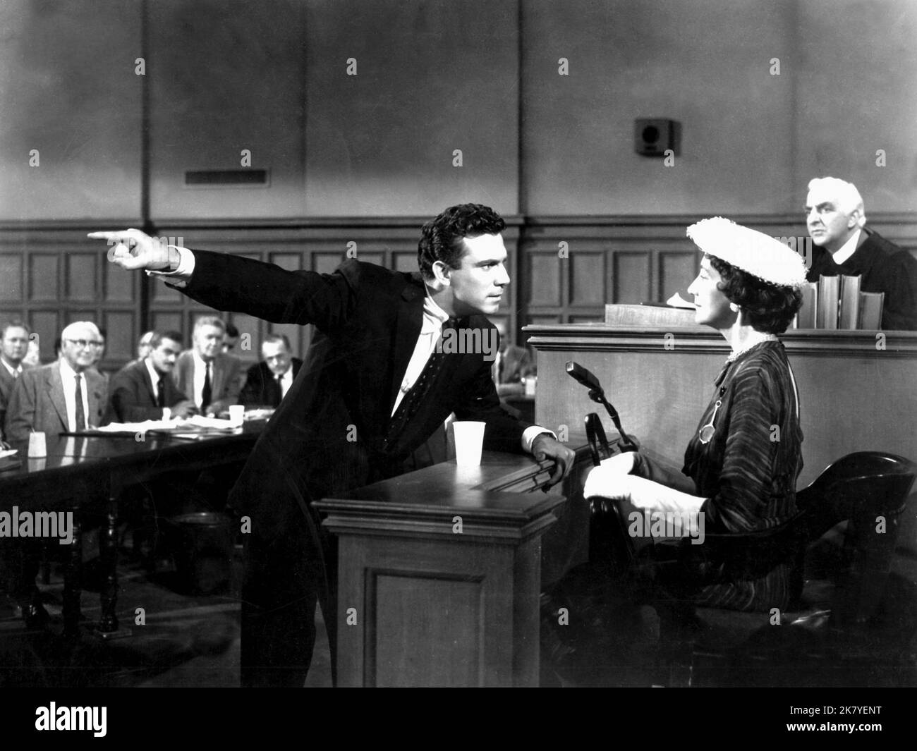 Anthony Franciosa, Mildred Dunnock & Hugh Griffith Film: The Story On Page One (1960) Characters: Victor Santini,Mrs. Ellis & Judge Edgar Neilsen  Director: Clifford Odets 13 January 1960   **WARNING** This Photograph is for editorial use only and is the copyright of 20TH CENTURY FOX and/or the Photographer assigned by the Film or Production Company and can only be reproduced by publications in conjunction with the promotion of the above Film. A Mandatory Credit To 20TH CENTURY FOX is required. The Photographer should also be credited when known. No commercial use can be granted without writte Stock Photo