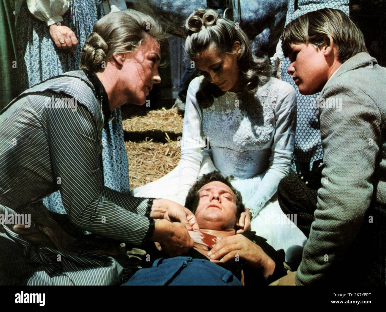 Jeanne Cooper, Peggy Lipton, Kurt Russell & James Macarthur Film: Mosby'S Marauders (1965)   Director: Michael O'Herlihy 08 January 1967   **WARNING** This Photograph is for editorial use only and is the copyright of WALT DISNEY and/or the Photographer assigned by the Film or Production Company and can only be reproduced by publications in conjunction with the promotion of the above Film. A Mandatory Credit To WALT DISNEY is required. The Photographer should also be credited when known. No commercial use can be granted without written authority from the Film Company. Stock Photo