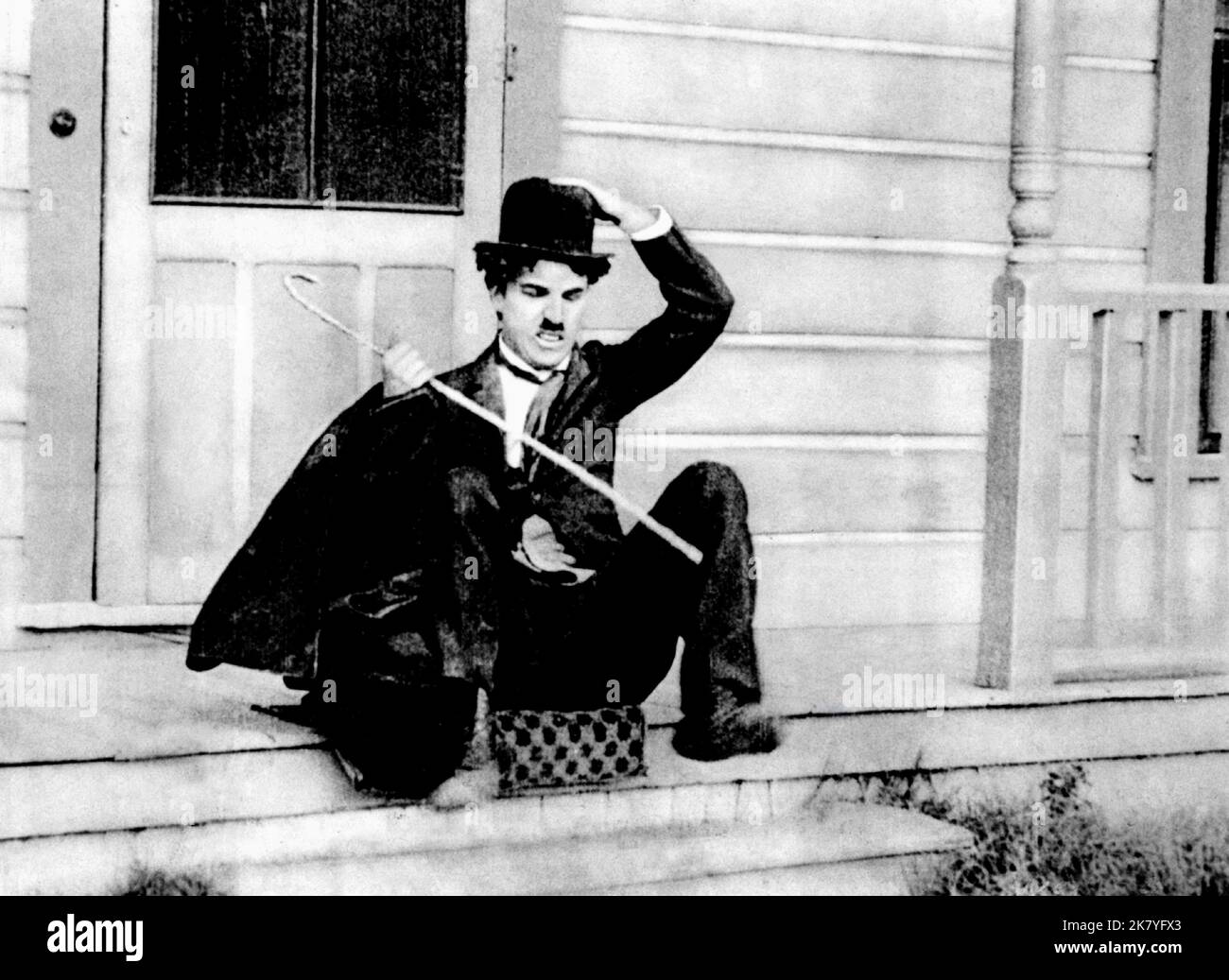 Charlie Chaplin Film: When Comedy Was King (1960)   Director: Robert Youngson 29 March 1960   **WARNING** This Photograph is for editorial use only and is the copyright of 20TH CENTURY FOX and/or the Photographer assigned by the Film or Production Company and can only be reproduced by publications in conjunction with the promotion of the above Film. A Mandatory Credit To 20TH CENTURY FOX is required. The Photographer should also be credited when known. No commercial use can be granted without written authority from the Film Company. Stock Photo