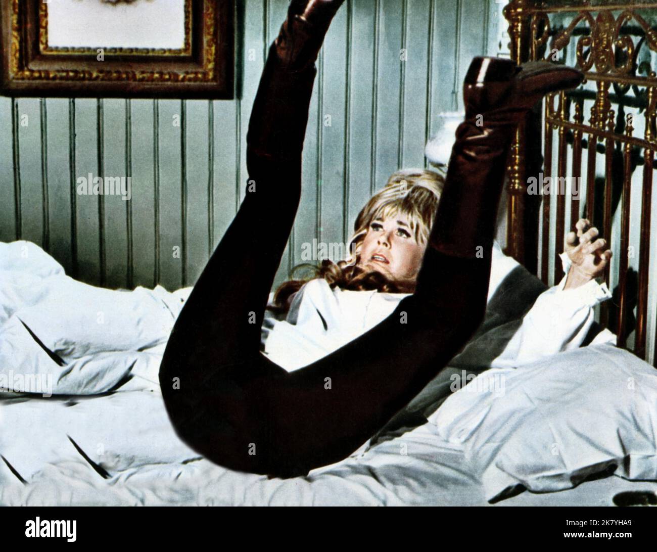 Doris Day Film: The Ballad Of Josie (USA 1967) Characters: Josie Minick  Director: Andrew V. Mclaglen 01 February 1967   **WARNING** This Photograph is for editorial use only and is the copyright of UNIVERSAL PICTURES and/or the Photographer assigned by the Film or Production Company and can only be reproduced by publications in conjunction with the promotion of the above Film. A Mandatory Credit To UNIVERSAL PICTURES is required. The Photographer should also be credited when known. No commercial use can be granted without written authority from the Film Company. Stock Photo