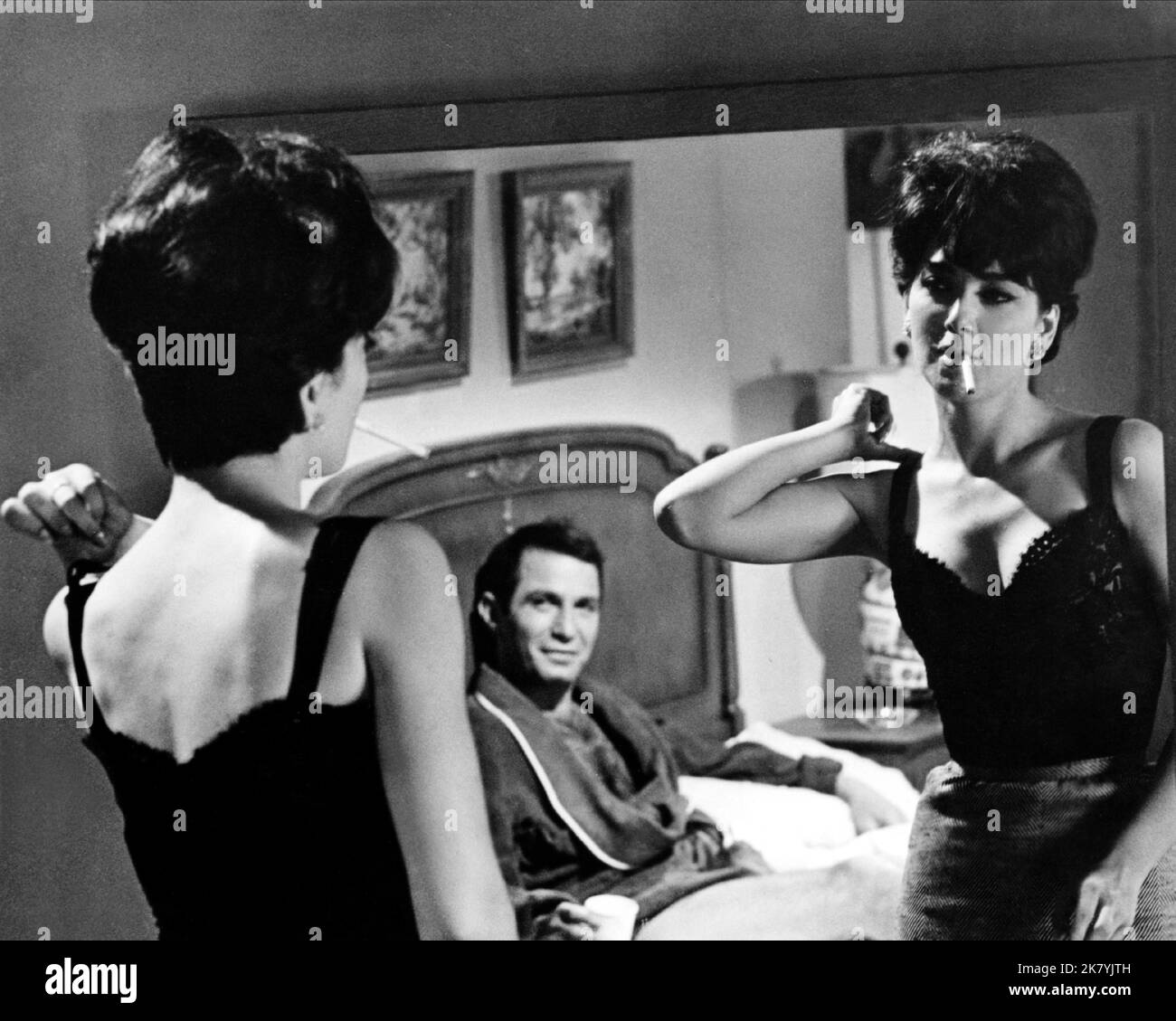 Ben Gazzara & Suzanne Pleshette Film: A Rage To Live (1965) Characters: Roger Bannon & Grace Caldwell Tate  Director: Walter Grauman 20 October 1965   **WARNING** This Photograph is for editorial use only and is the copyright of UNITED ARTISTS and/or the Photographer assigned by the Film or Production Company and can only be reproduced by publications in conjunction with the promotion of the above Film. A Mandatory Credit To UNITED ARTISTS is required. The Photographer should also be credited when known. No commercial use can be granted without written authority from the Film Company. Stock Photo