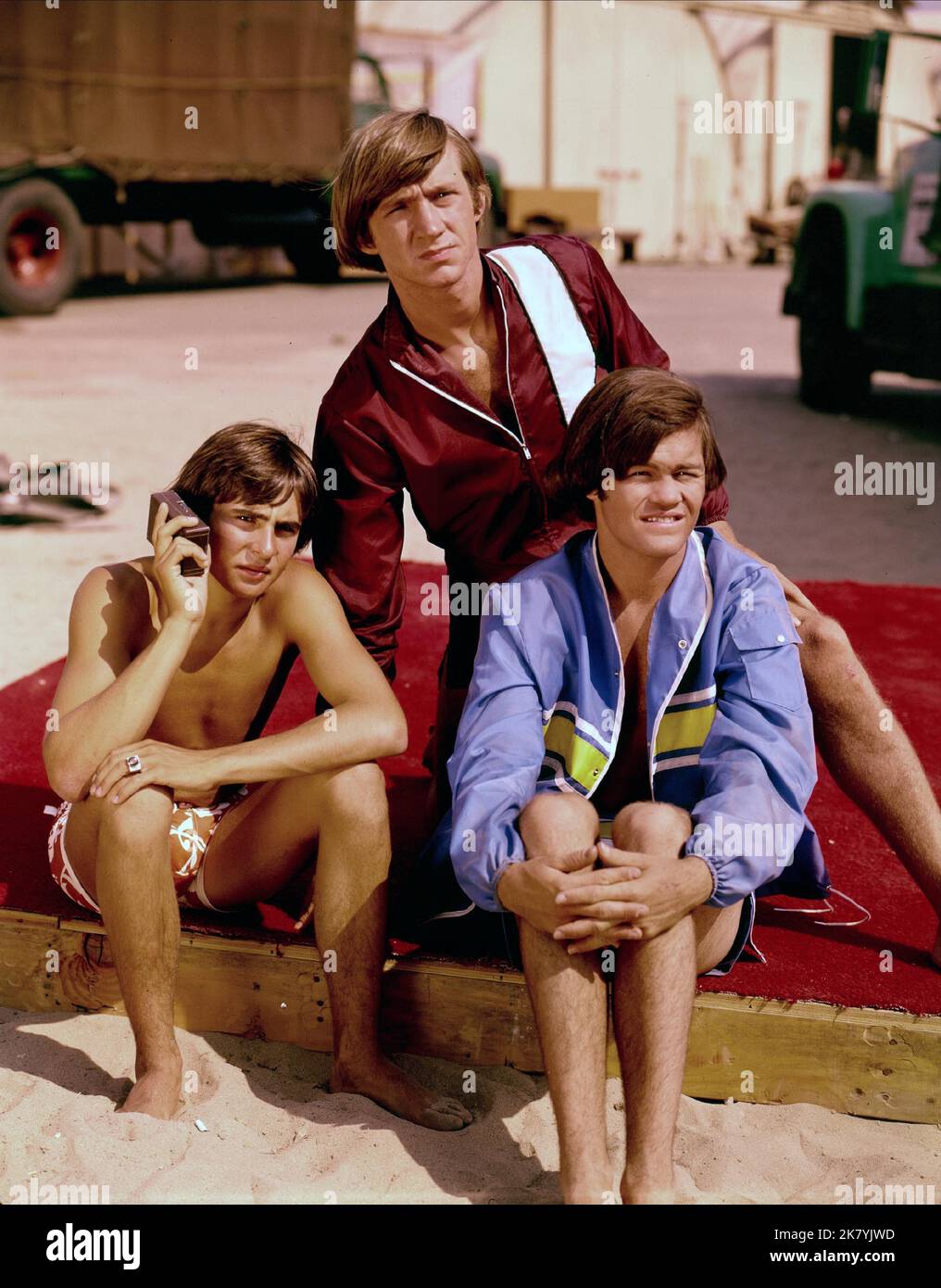 Davy Jones, Peter Tork & Micky Dolenz Television: The Monkees (TV-Serie) Characters: Davy,Peter & Micky  Usa 1966-1968, 12 September 1966   **WARNING** This Photograph is for editorial use only and is the copyright of NBC and/or the Photographer assigned by the Film or Production Company and can only be reproduced by publications in conjunction with the promotion of the above Film. A Mandatory Credit To NBC is required. The Photographer should also be credited when known. No commercial use can be granted without written authority from the Film Company. Stock Photo
