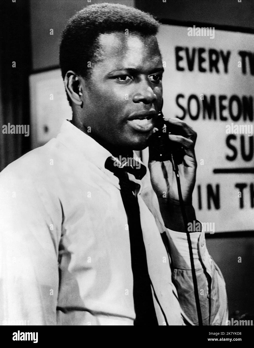 Sidney Poitier Film: The Slender Thread (1960) Characters: Alan Newell  Director: Sydney Pollack 23 December 1965   **WARNING** This Photograph is for editorial use only and is the copyright of PARAMOUNT and/or the Photographer assigned by the Film or Production Company and can only be reproduced by publications in conjunction with the promotion of the above Film. A Mandatory Credit To PARAMOUNT is required. The Photographer should also be credited when known. No commercial use can be granted without written authority from the Film Company. Stock Photo