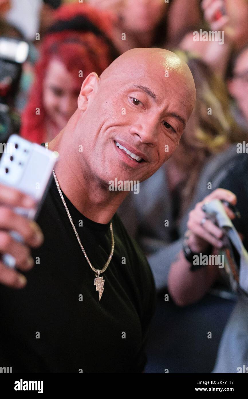 Madrid, Spain. 19th Oct, 2022. Actor Dwayne Johnson seen during the photocall of the premiere of the movie 'Black Adam' at Cinesa Capitol cinema in Madrid. (Photo by Atilano Garcia/SOPA Images/Sipa USA) Credit: Sipa USA/Alamy Live News Stock Photo