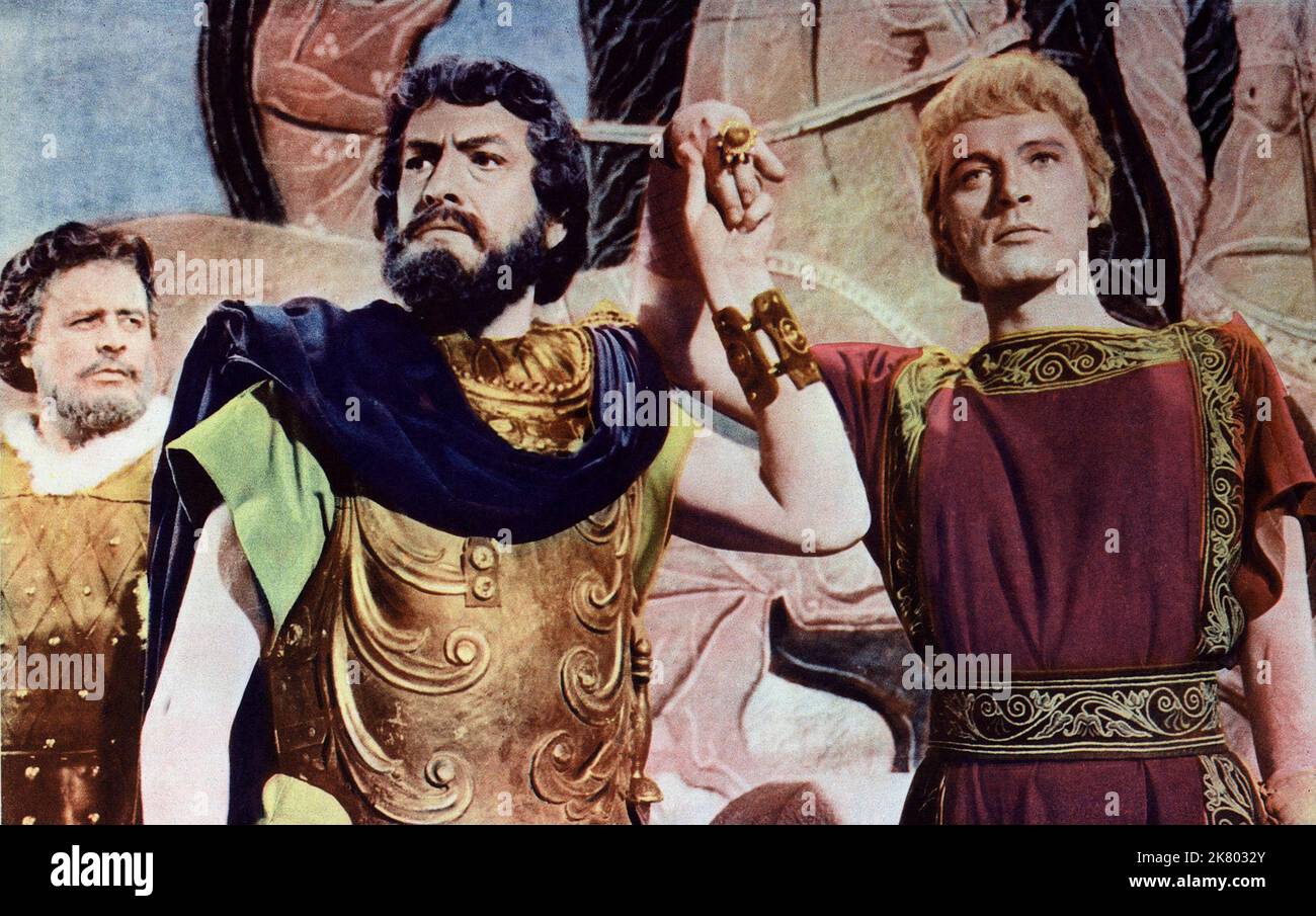 Niall Macginnis, Fredric March & Richard Burton Film: Alexander The Great (1952) Characters: Parmenio,Philip of Macedonia & Alexander  Director: Robert Rossen 28 March 1956   **WARNING** This Photograph is for editorial use only and is the copyright of UNITED ARTISTS and/or the Photographer assigned by the Film or Production Company and can only be reproduced by publications in conjunction with the promotion of the above Film. A Mandatory Credit To UNITED ARTISTS is required. The Photographer should also be credited when known. No commercial use can be granted without written authority from th Stock Photo
