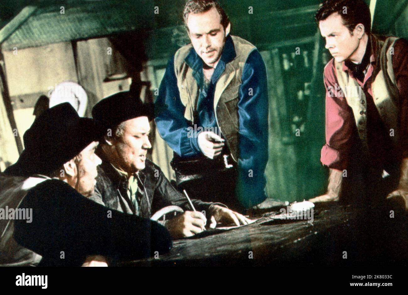 Rhodes Reason & Robert Arthur Film: The Desperados Are In Town (1956) Characters: Frank Banner & Lenny Kesh  Director: Kurt Neumann 01 November 1956   **WARNING** This Photograph is for editorial use only and is the copyright of REGAL FILM INC and/or the Photographer assigned by the Film or Production Company and can only be reproduced by publications in conjunction with the promotion of the above Film. A Mandatory Credit To REGAL FILM INC is required. The Photographer should also be credited when known. No commercial use can be granted without written authority from the Film Company. Stock Photo