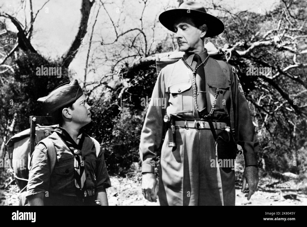 Sammy Ogg & Clifton Webb Film: Mister Scoutmaster (1953) Characters: Harold Johnson & Robert Jordan  Director: Henry Levin 28 August 1953   **WARNING** This Photograph is for editorial use only and is the copyright of 20TH CENTURY FOX and/or the Photographer assigned by the Film or Production Company and can only be reproduced by publications in conjunction with the promotion of the above Film. A Mandatory Credit To 20TH CENTURY FOX is required. The Photographer should also be credited when known. No commercial use can be granted without written authority from the Film Company. Stock Photo