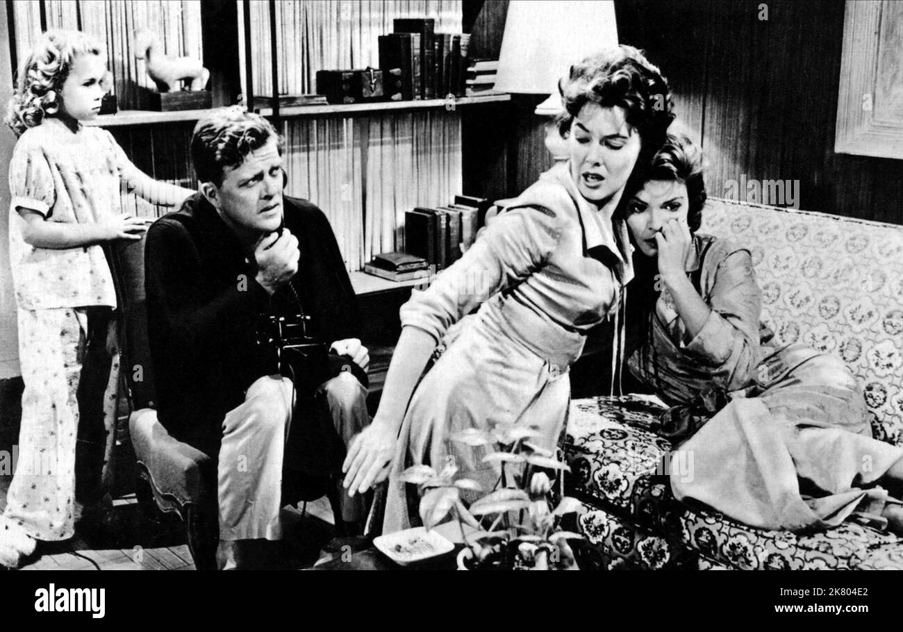 Pat Hingle, Patricia Owens & Barbara Rush Film: No Down Payment (USA 1957) Characters: Herman Kreitzer,Jean Martin & Betty Kreitzer  Director: Martin Ritt 30 October 1957   **WARNING** This Photograph is for editorial use only and is the copyright of 20TH CENTURY FOX and/or the Photographer assigned by the Film or Production Company and can only be reproduced by publications in conjunction with the promotion of the above Film. A Mandatory Credit To 20TH CENTURY FOX is required. The Photographer should also be credited when known. No commercial use can be granted without written authority from Stock Photo