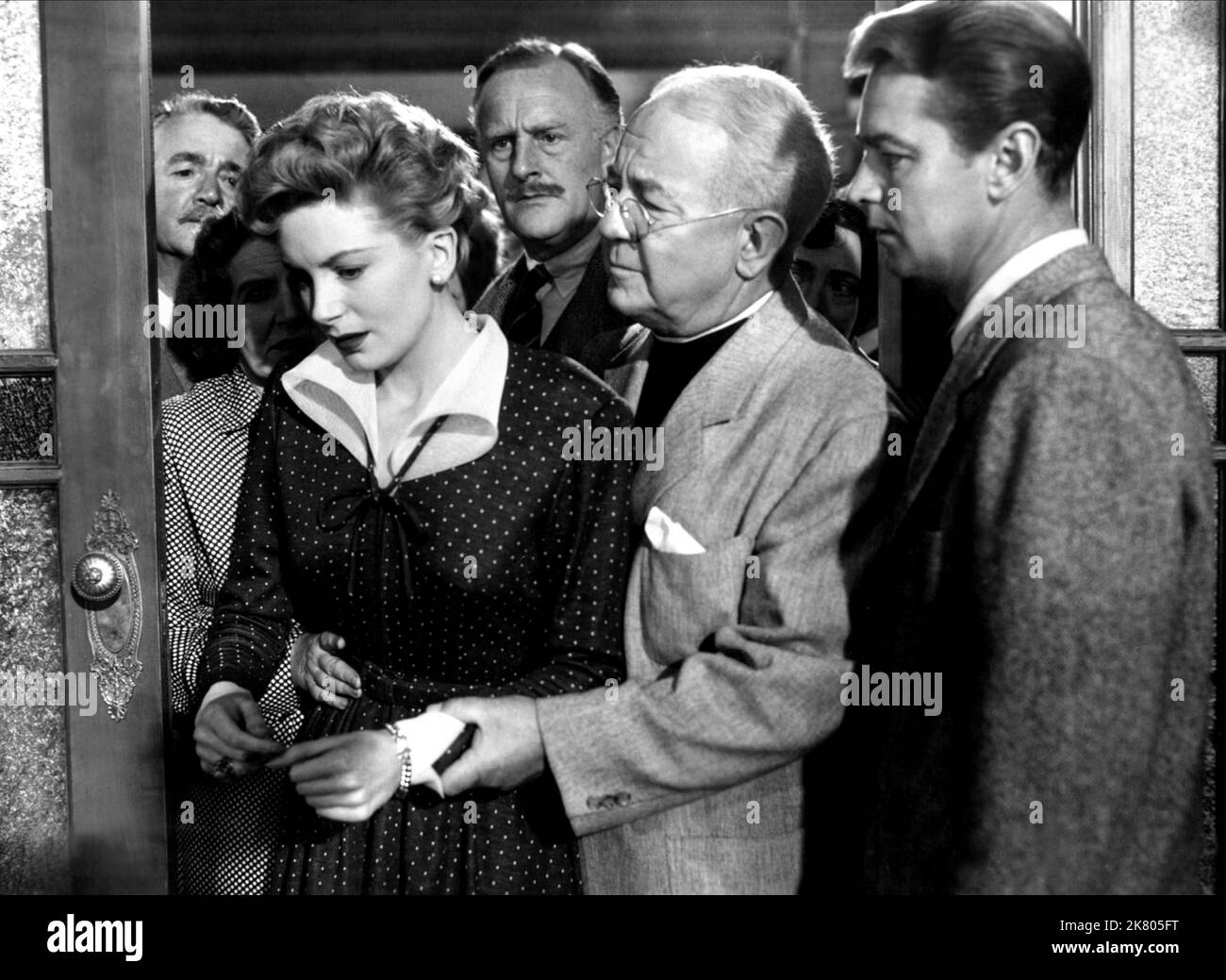 Deborah Kerr, John Williams, Cecil Kellaway & Alan Ladd Film: Thunder In The East (1959) Characters: Joan Willoughby,General Sir Henry Harrison,Dr. Willoughby & Steve Gibbs  Director: Charles Vidor 05 December 1952   **WARNING** This Photograph is for editorial use only and is the copyright of The Film Company and/or the Photographer assigned by the Film or Production Company and can only be reproduced by publications in conjunction with the promotion of the above Film. A Mandatory Credit To The Film Company is required. The Photographer should also be credited when known. No commercial use ca Stock Photo