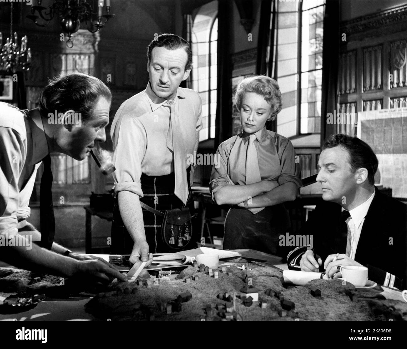 Bernard Lee, David Niven, Glynis Johns & John Horsley Film: Appointment With Venus; Island Rescue (UK 1951) Characters: Brigadier, Maj. Valentine Moreland, Nicola Fallaize, Naval Officer Kent  Director: Ralph Thomas 08 October 1951   **WARNING** This Photograph is for editorial use only and is the copyright of BRITISH FILM-MAKERS and/or the Photographer assigned by the Film or Production Company and can only be reproduced by publications in conjunction with the promotion of the above Film. A Mandatory Credit To BRITISH FILM-MAKERS is required. The Photographer should also be credited when know Stock Photo