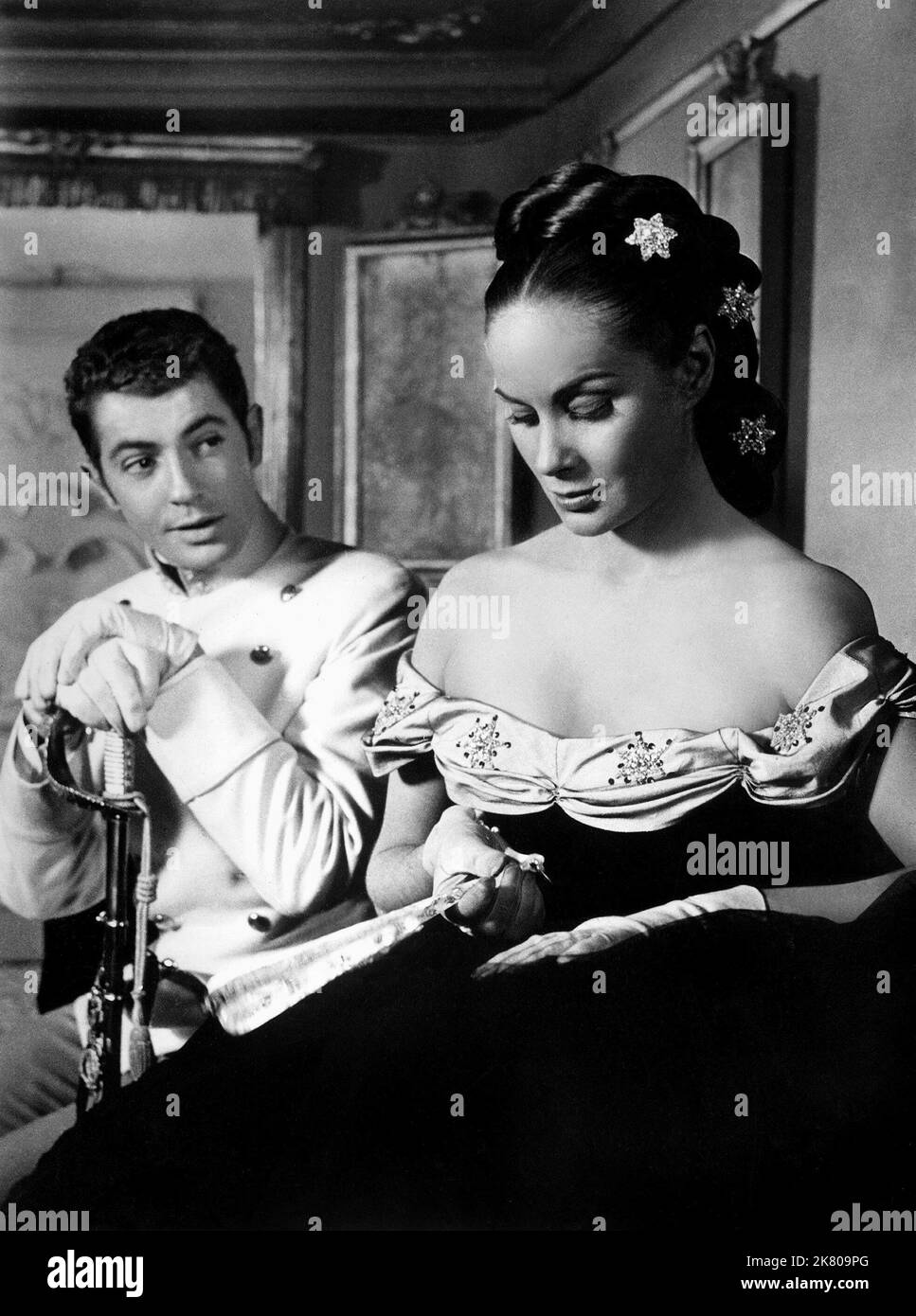 Farley Granger & Alida Valli Film: The Wanton Countess; Livia (1954) Characters: Il tenente Franz Mahler & La contessa Livia Serpieri  Director: Luchino Visconti 01 September 1954   **WARNING** This Photograph is for editorial use only and is the copyright of FLEETWOOD FILMS and/or the Photographer assigned by the Film or Production Company and can only be reproduced by publications in conjunction with the promotion of the above Film. A Mandatory Credit To FLEETWOOD FILMS is required. The Photographer should also be credited when known. No commercial use can be granted without written authorit Stock Photo