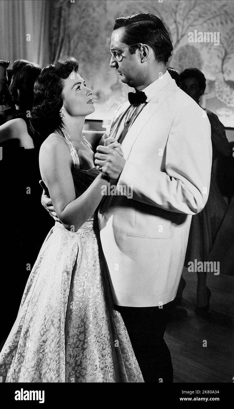 Donna Reed & Steve Allen Film: The Benny Goodman Story (1953) Characters: Alice Hammond & Benny Goodman  Director: Valentine Davis 01 December 1955   **WARNING** This Photograph is for editorial use only and is the copyright of UI and/or the Photographer assigned by the Film or Production Company and can only be reproduced by publications in conjunction with the promotion of the above Film. A Mandatory Credit To UI is required. The Photographer should also be credited when known. No commercial use can be granted without written authority from the Film Company. Stock Photo