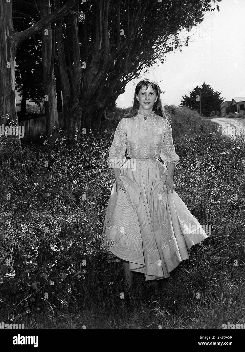 Julie Harris Film: East Of Eden (USA 1955) Characters: Abra  / Literaturverfilmung (Based On The Novel By John Steinbeck) Director: Elia Kazan 09 March 1955   **WARNING** This Photograph is for editorial use only and is the copyright of WARNER BROS. and/or the Photographer assigned by the Film or Production Company and can only be reproduced by publications in conjunction with the promotion of the above Film. A Mandatory Credit To WARNER BROS. is required. The Photographer should also be credited when known. No commercial use can be granted without written authority from the Film Company. Stock Photo