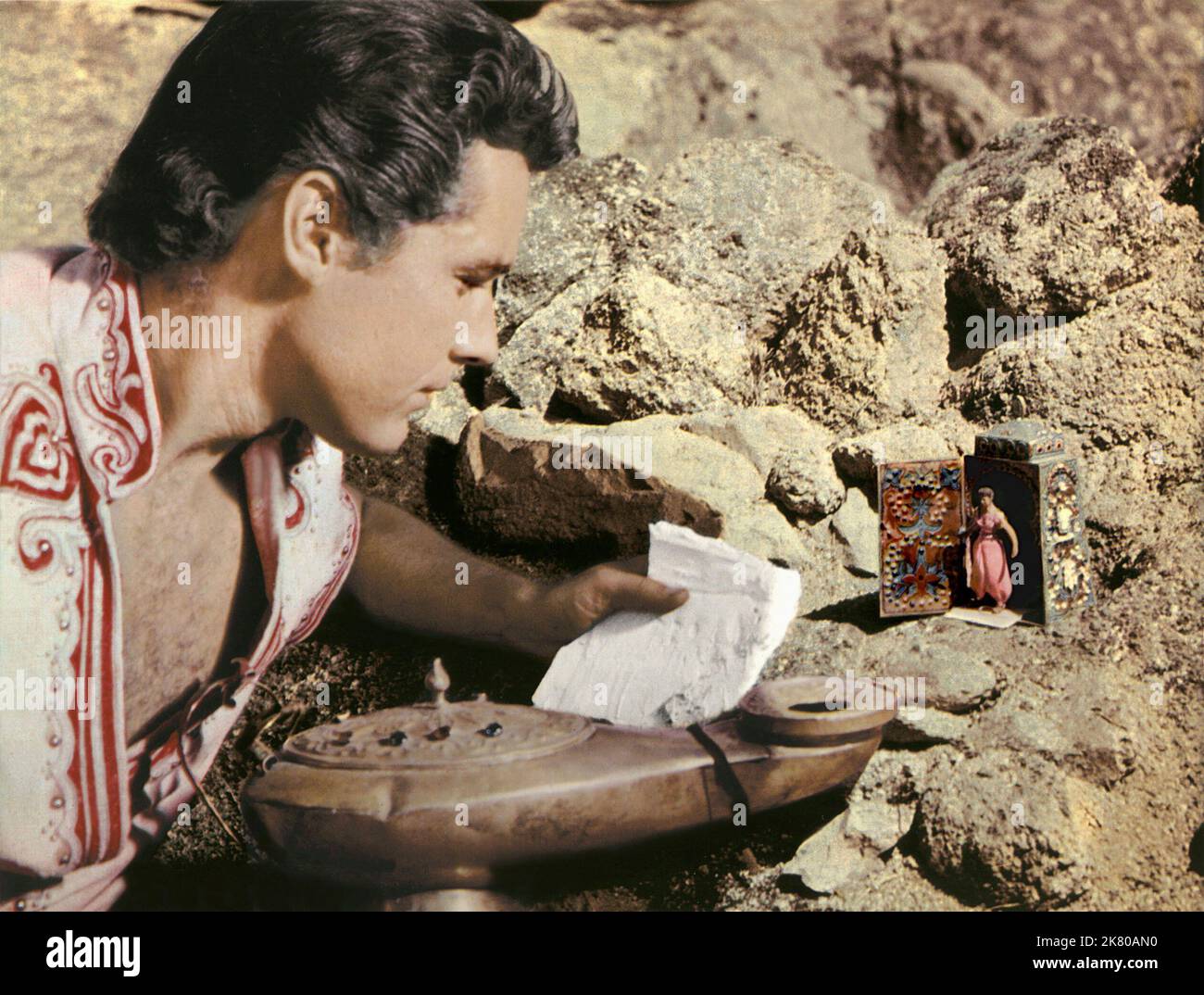 Kerwin Mathews Film: The 7th Voyage Of Sinbad (1950) Characters: Sinbad  Director: Nathan Juran 05 December 1958   **WARNING** This Photograph is for editorial use only and is the copyright of COLUMBIA and/or the Photographer assigned by the Film or Production Company and can only be reproduced by publications in conjunction with the promotion of the above Film. A Mandatory Credit To COLUMBIA is required. The Photographer should also be credited when known. No commercial use can be granted without written authority from the Film Company. Stock Photo