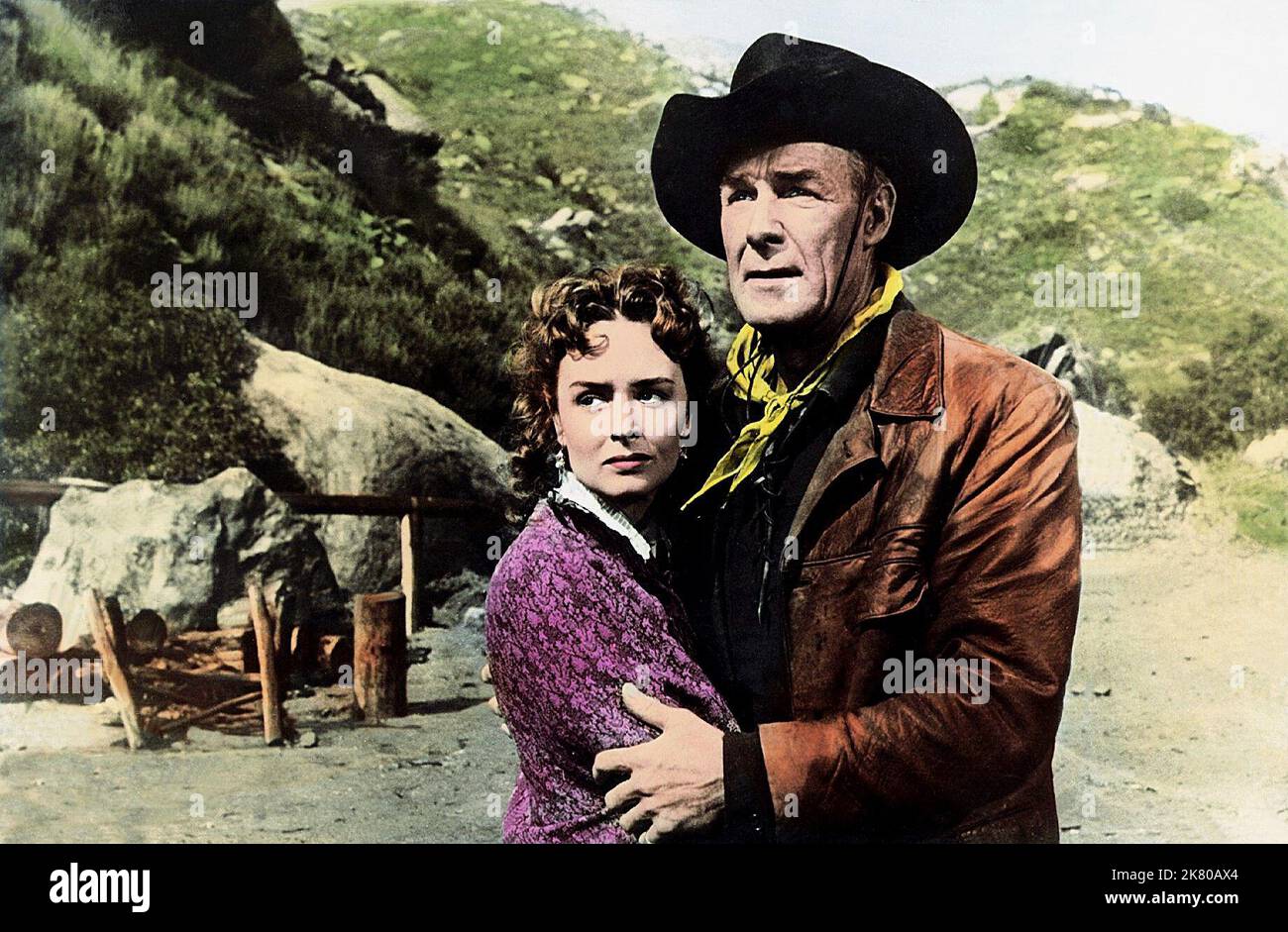 Donna Reed & Randolph Scott Film: Hangman'S Knot (1952) Characters: Molly Hull & Major Matt Stewart  Director: Roy Huggins 15 November 1952   **WARNING** This Photograph is for editorial use only and is the copyright of COLUMBIA PICTURES and/or the Photographer assigned by the Film or Production Company and can only be reproduced by publications in conjunction with the promotion of the above Film. A Mandatory Credit To COLUMBIA PICTURES is required. The Photographer should also be credited when known. No commercial use can be granted without written authority from the Film Company. Stock Photo