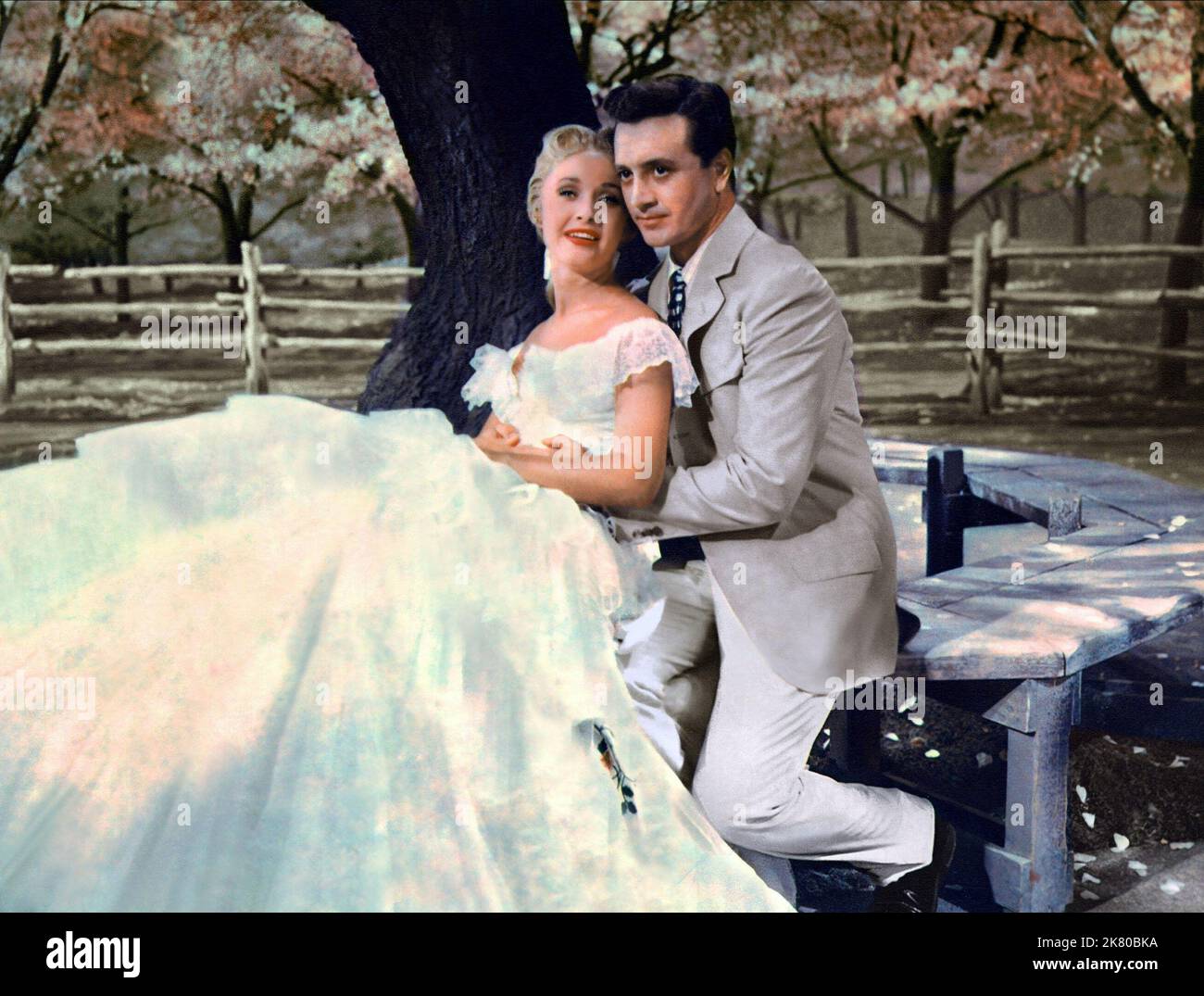 Jane Powell & Vic Damone Film: Deep In My Heart (USA 1954) Characters: Ottilie van Zandt in 'Maytime', Richard Wayne in 'Maytime'  Director: Stanley Donen 09 December 1954   **WARNING** This Photograph is for editorial use only and is the copyright of MGM and/or the Photographer assigned by the Film or Production Company and can only be reproduced by publications in conjunction with the promotion of the above Film. A Mandatory Credit To MGM is required. The Photographer should also be credited when known. No commercial use can be granted without written authority from the Film Company. Stock Photo