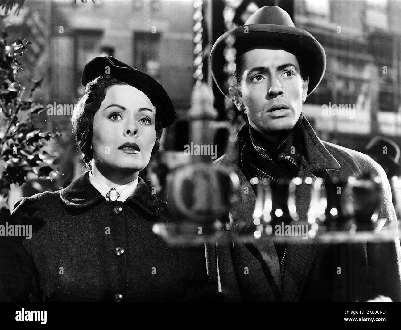 Jeanne Crain & Farley Granger Film: O. Henry'S Full House (1952) Characters: Della (The Gift of the Magi), Jim (The Gift of the Magi)  Director: Henry Hathaway 19 September 1952   **WARNING** This Photograph is for editorial use only and is the copyright of 20 CENTURY FOX and/or the Photographer assigned by the Film or Production Company and can only be reproduced by publications in conjunction with the promotion of the above Film. A Mandatory Credit To 20 CENTURY FOX is required. The Photographer should also be credited when known. No commercial use can be granted without written authority fr Stock Photo