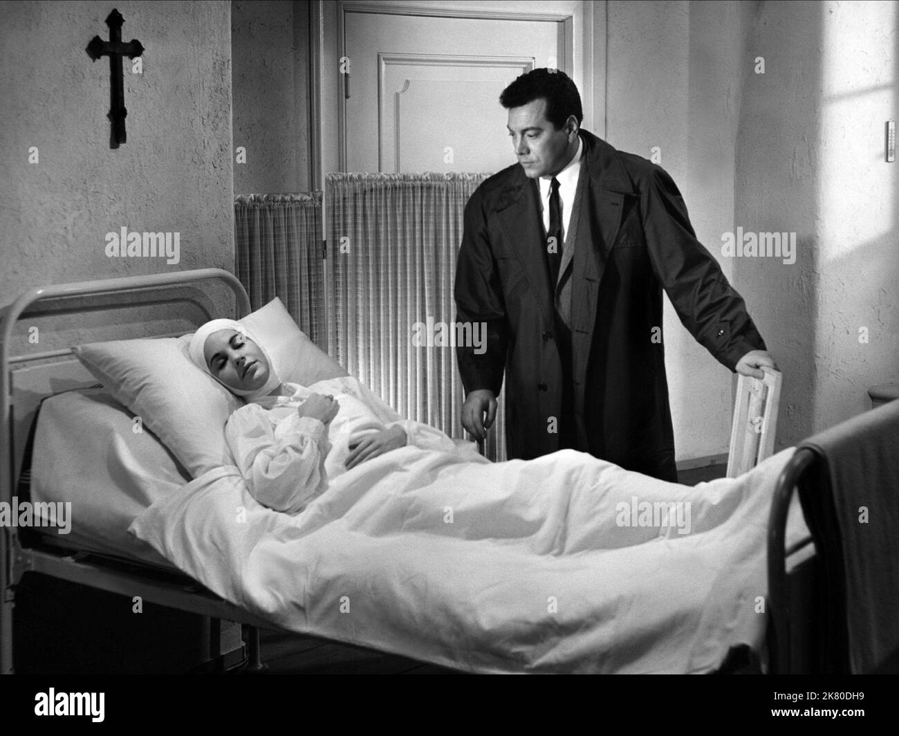 Johanna Von Koczian & Mario Lanza Film: For The First Time (DE/IT/USA 1959) Characters: Christa, Tonio Costa  Director: Rudolph Mate 26 February 1959   **WARNING** This Photograph is for editorial use only and is the copyright of MGM and/or the Photographer assigned by the Film or Production Company and can only be reproduced by publications in conjunction with the promotion of the above Film. A Mandatory Credit To MGM is required. The Photographer should also be credited when known. No commercial use can be granted without written authority from the Film Company. Stock Photo