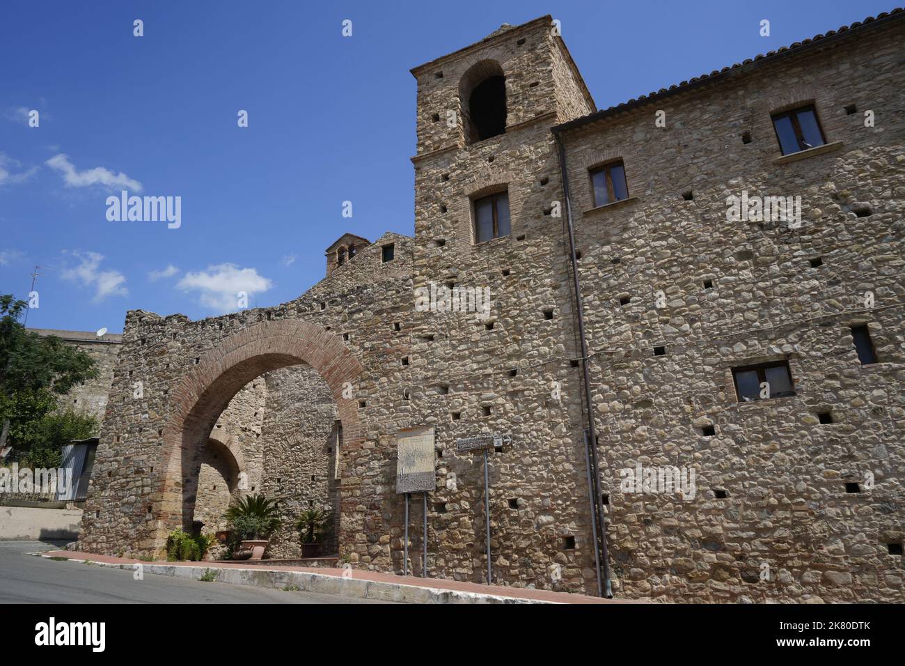 Rocca Imperiale: un paese nella provincia di Cosenza. Un paese arroccato sulla montagna. Una paese da visitare Stock Photo