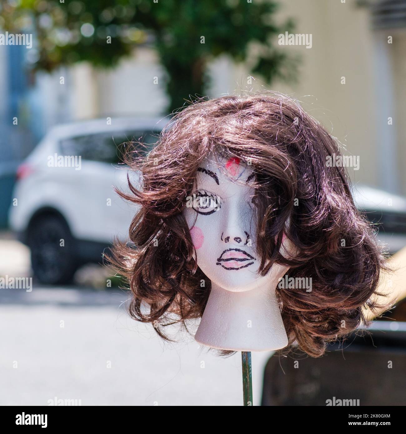 FLOOR STAND FOR WIG STYLING OR MANNEQUIN HEAD INCLUDING SPONGE WIG
