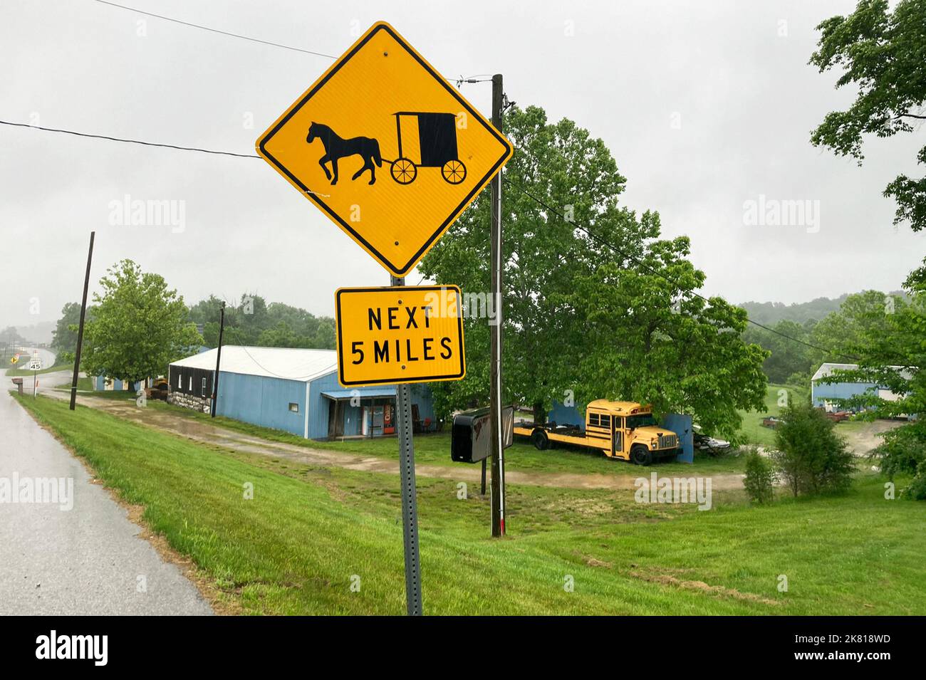 Verkehrsschild Amish Buggy und Pferd; Kentucky, Vereinigte Staaten von Amerika Stock Photo