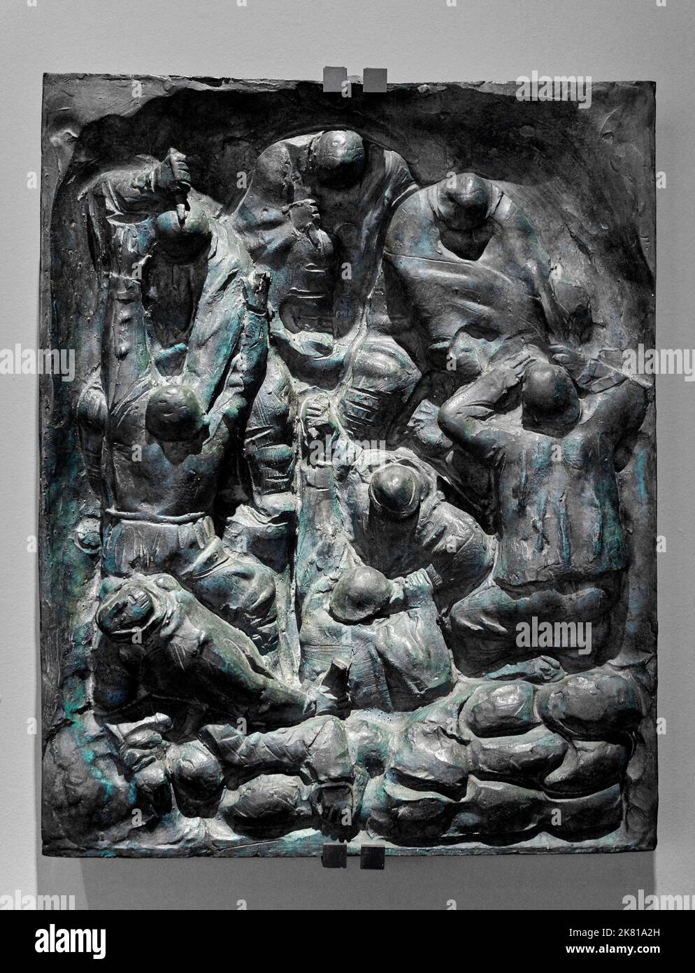 Episodi di vita dei soldati durante le battaglie del Piave nella Prima Guerra Mondiale -  bassoriliavi in bronzo - Arturo Martini - XX secolo - Venezi Stock Photo