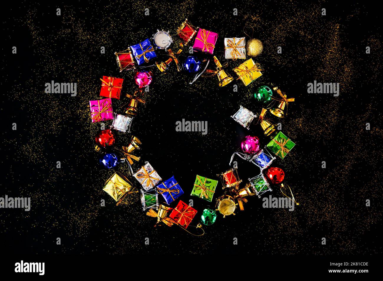 blank-sheet-of-paper-and-christmas-decorations-list-of-goals-stock