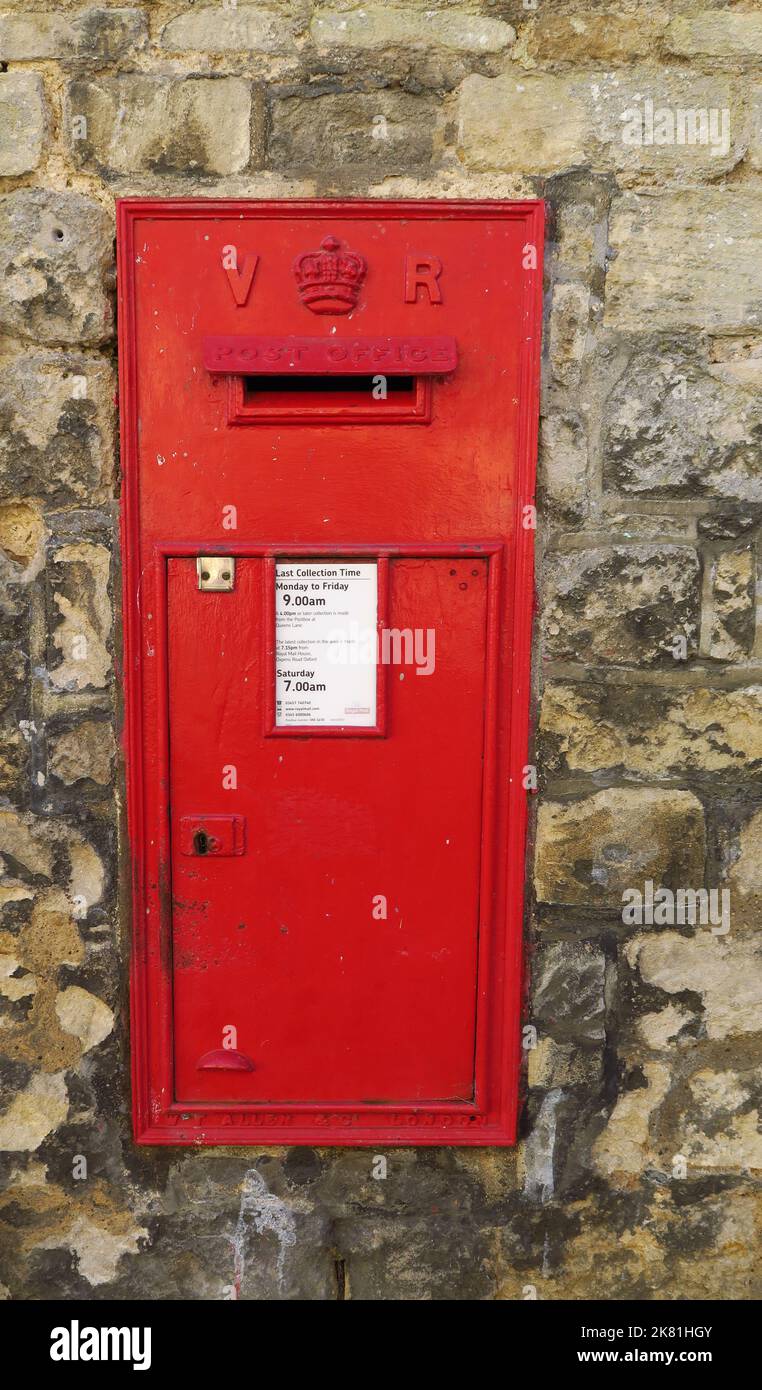 There are still some pillar boxes dating from the Victorian era. This box is in the city centre of Oxford Stock Photo