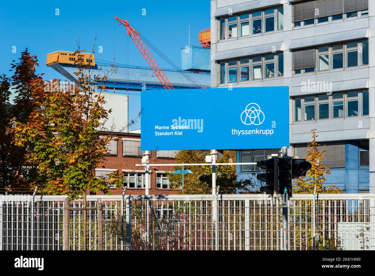 Schild Marine System Standort Kiel der Marineschiffbau Firma