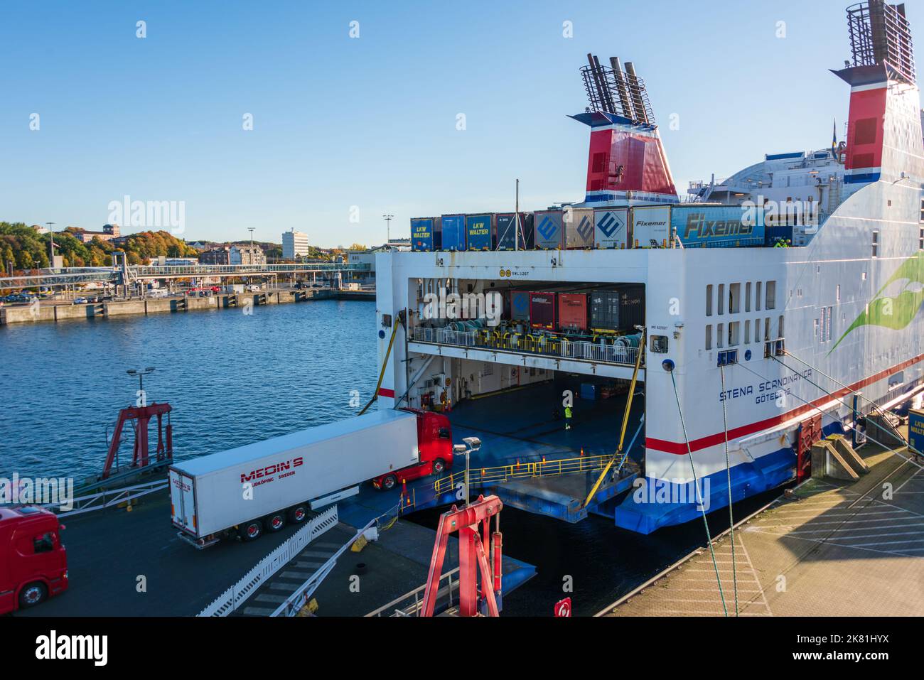 Hafen von Kiel am Stena Terminal, die Schwedenfähre wirs beladen Stock Photo