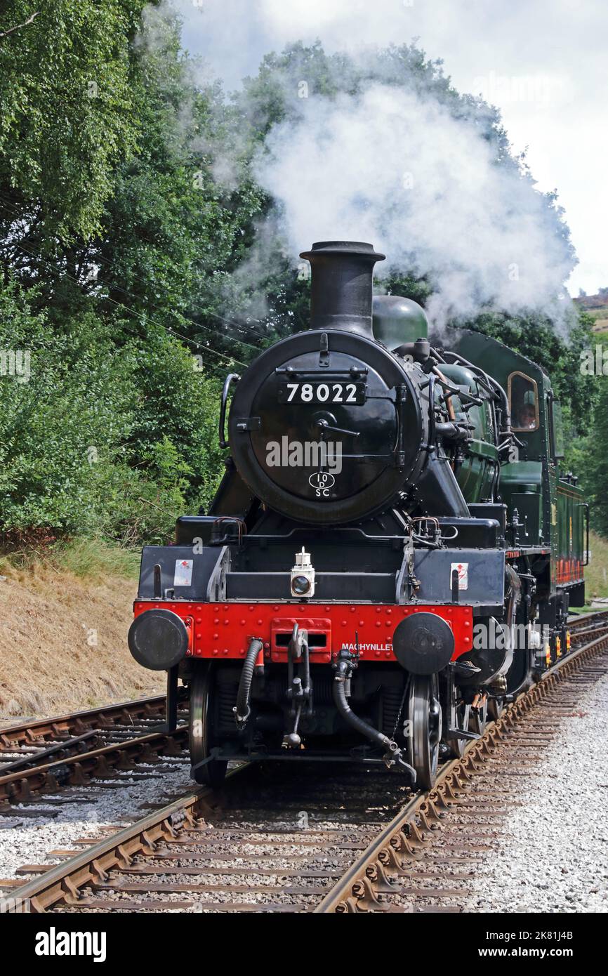 BR Standard Class 2MT 78022 at Oxenhope station on Keighley & Worth Valley Railway Stock Photo