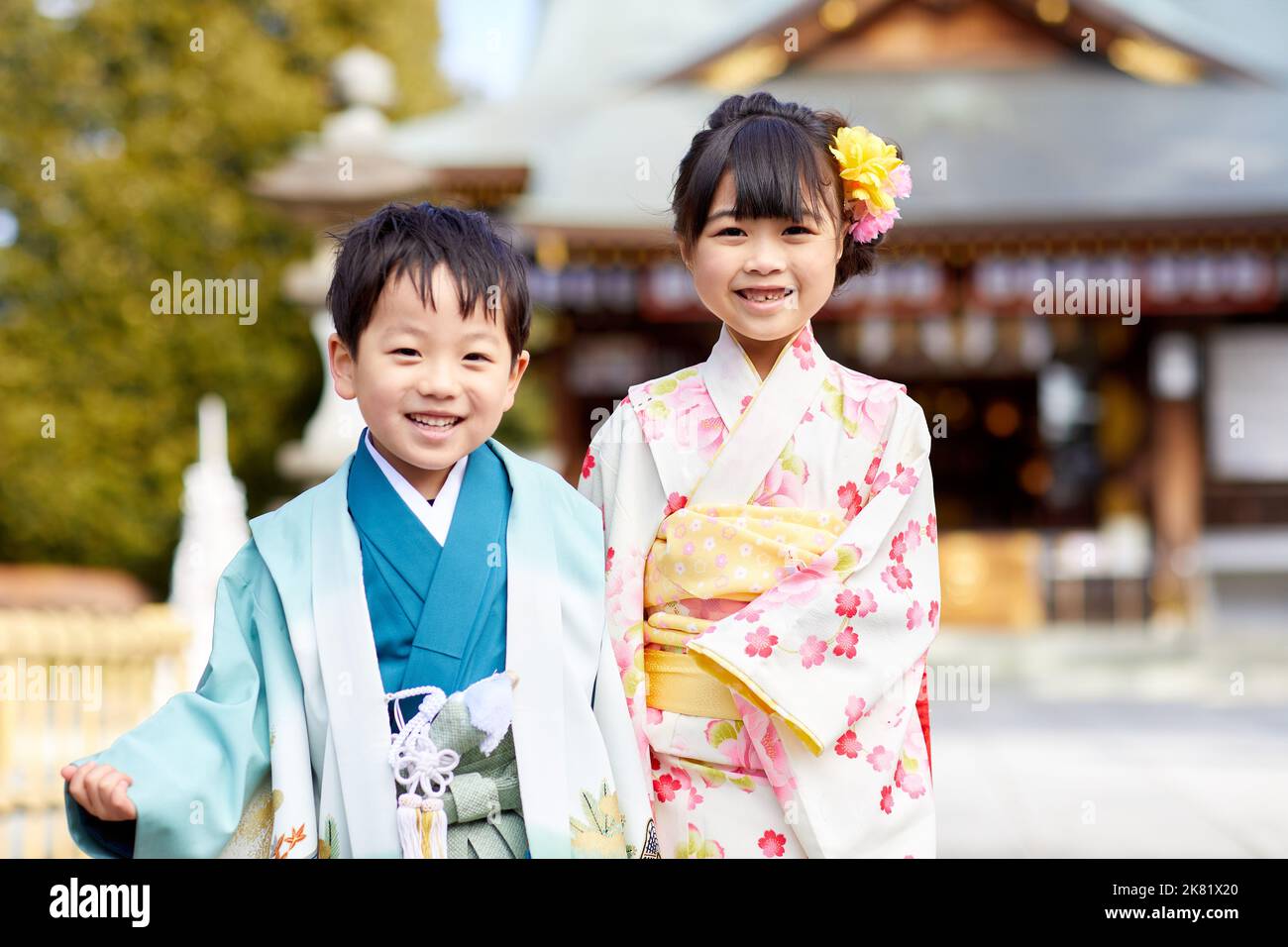 Japanese family portrait wearing kimono hi-res stock photography and images  - Alamy