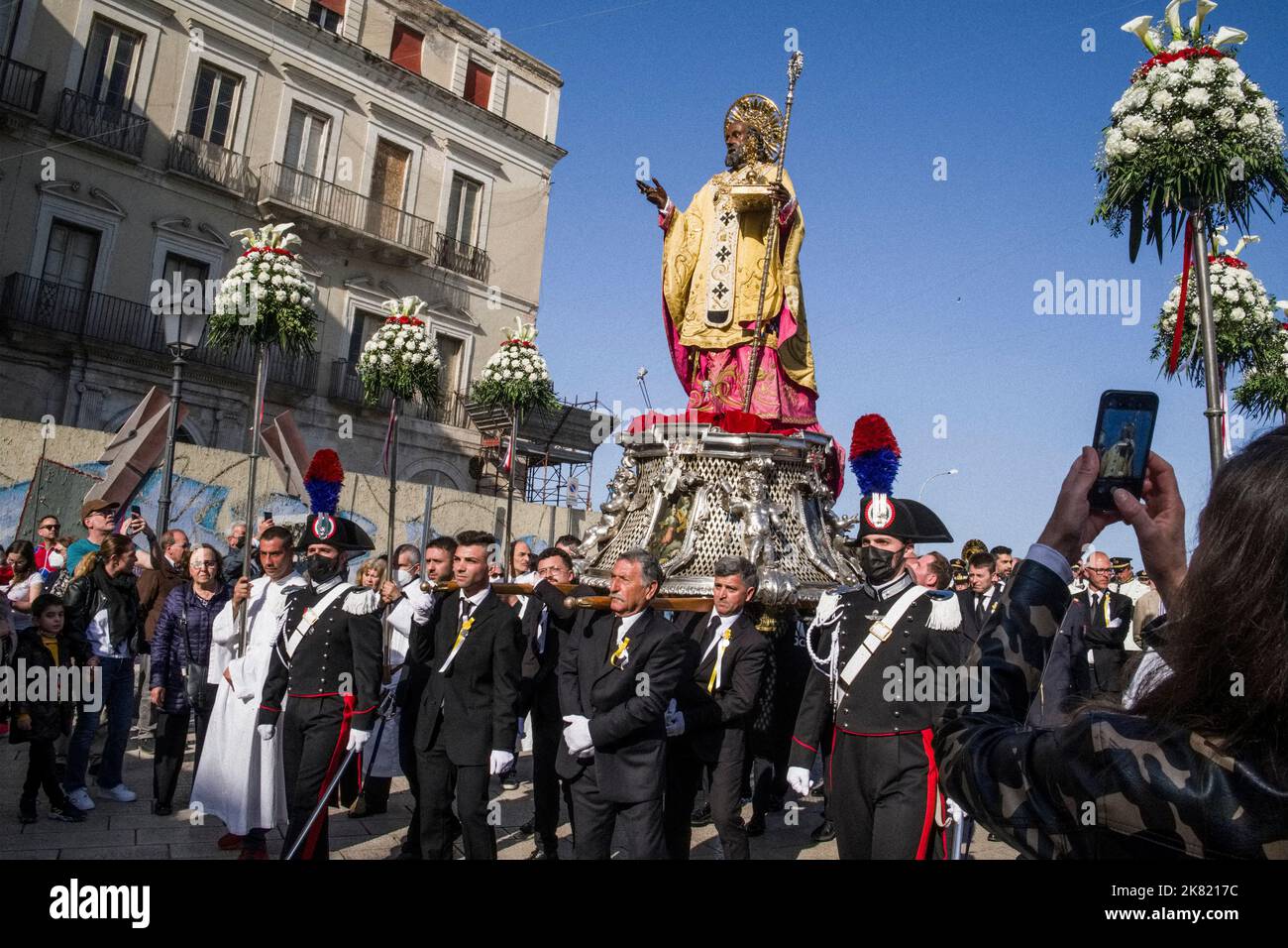 Italy, region of Apulia: Bari. Procession on the occasion of the Feast of St. Nicholas in the Old Town (Borgo Antico) Stock Photo