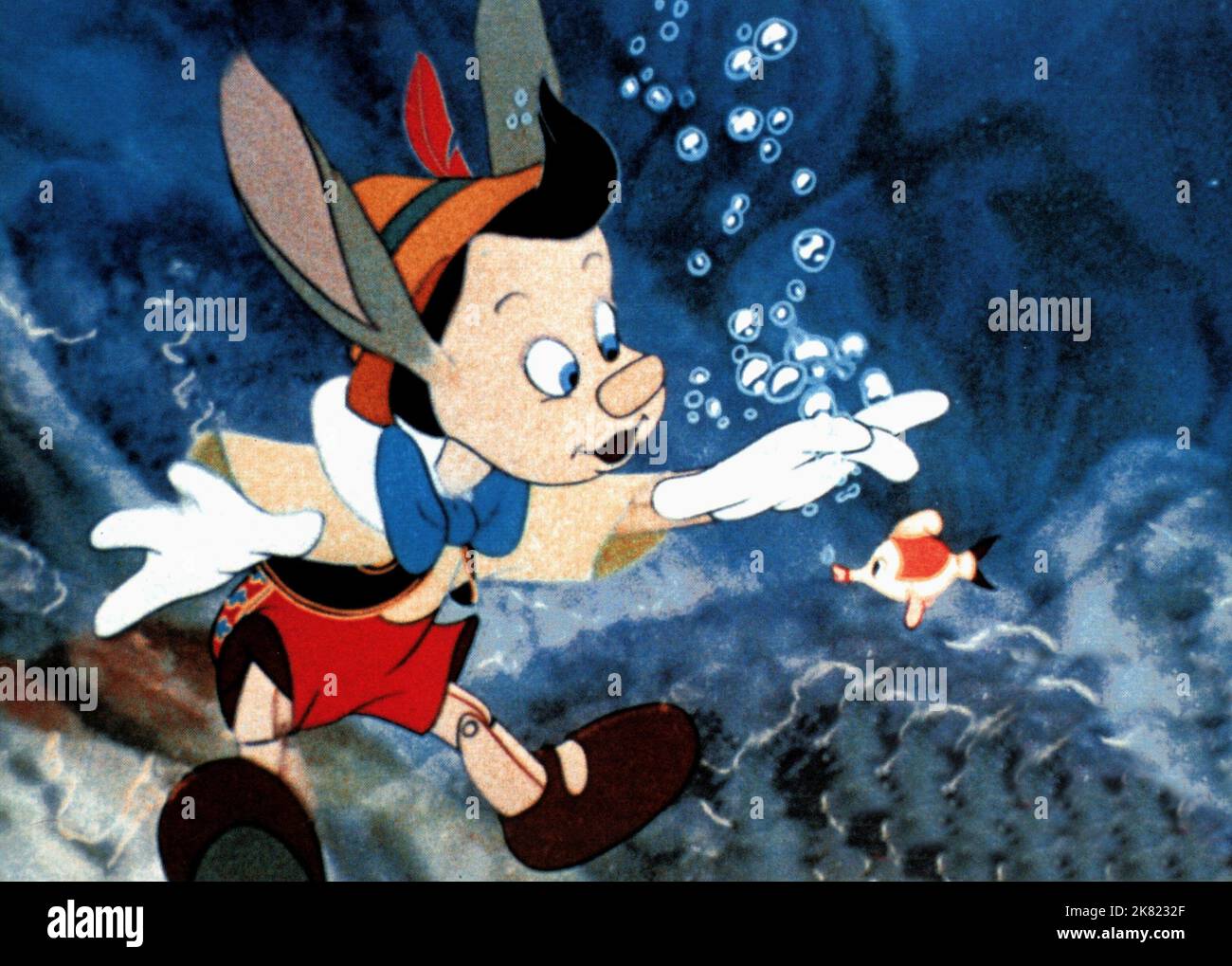 Pinocchio Film: Pinocchio (USA 1940) Characters: Pinocchio  Director: Hamilton Luske, Ben Shapsteen 07 February 1940   **WARNING** This Photograph is for editorial use only and is the copyright of DISNEY and/or the Photographer assigned by the Film or Production Company and can only be reproduced by publications in conjunction with the promotion of the above Film. A Mandatory Credit To DISNEY is required. The Photographer should also be credited when known. No commercial use can be granted without written authority from the Film Company. Stock Photo