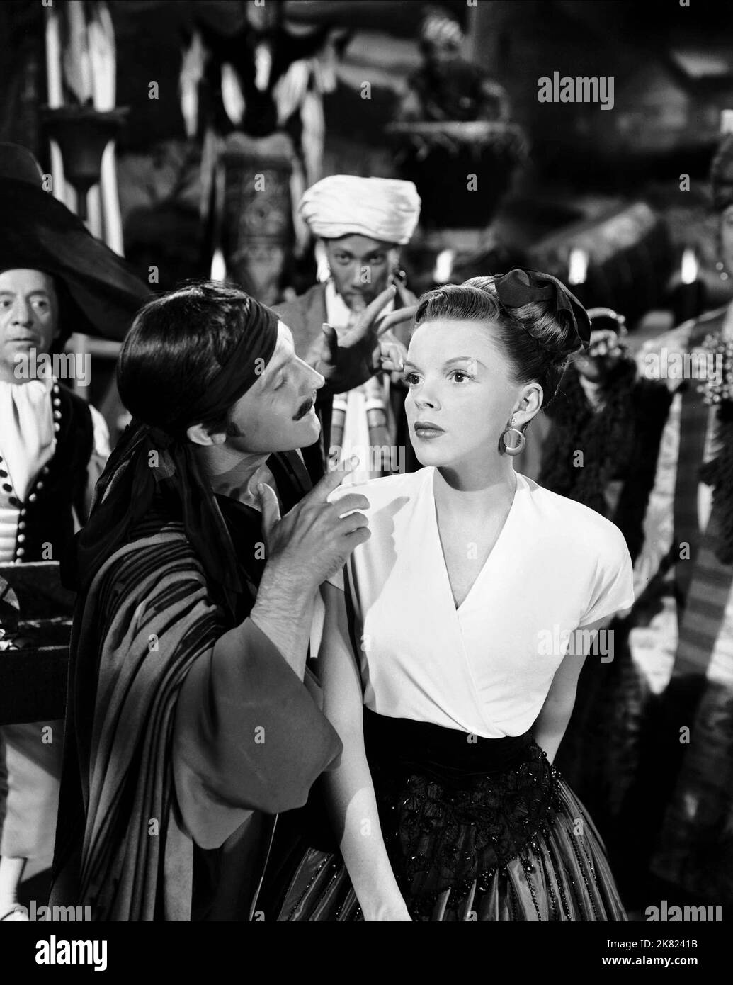 Gene Kelly & Judy Garland Film The Pirate (1940) Characters: Serafin ...