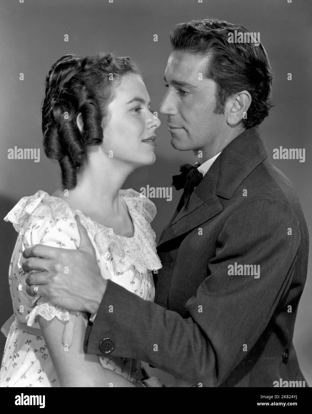 Vanessa Brown & Richard Conte Film: Big Jack (1949) Characters: Patricia Mahoney, Dr. Alexander Meade  Director: Richard Thorpe 12 April 1949   **WARNING** This Photograph is for editorial use only and is the copyright of MGM and/or the Photographer assigned by the Film or Production Company and can only be reproduced by publications in conjunction with the promotion of the above Film. A Mandatory Credit To MGM is required. The Photographer should also be credited when known. No commercial use can be granted without written authority from the Film Company. Stock Photo