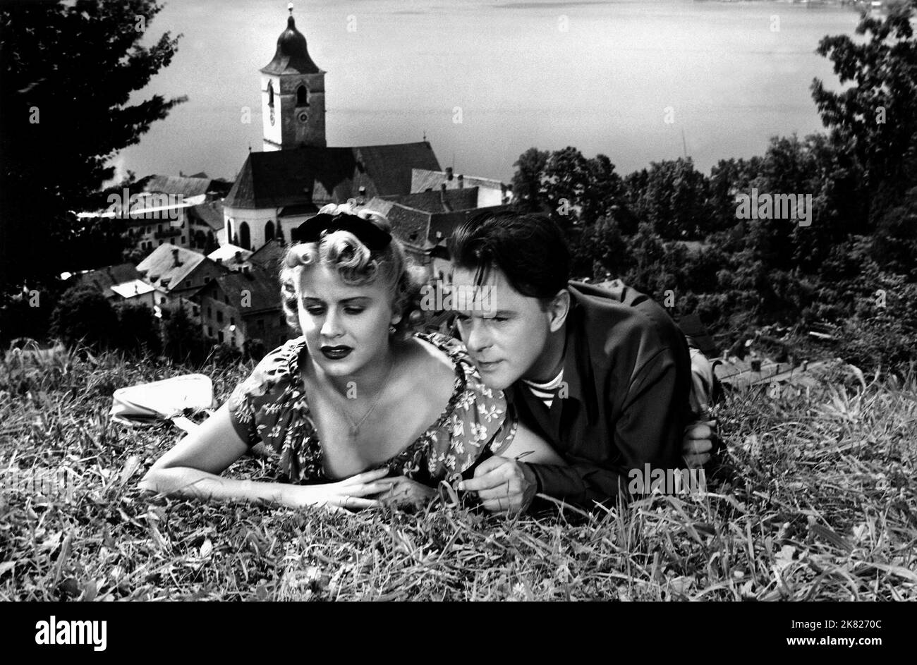 Waltraut Haas, Hans Holt Film: Kleiner Schwindel 'Wolfgangsee (1940) Characters: Trixi Gundacker,Walter Pichler, his nephew  30 December 1949   **WARNING** This Photograph is for editorial use only and is the copyright of ALPENLANDISCHE and/or the Photographer assigned by the Film or Production Company and can only be reproduced by publications in conjunction with the promotion of the above Film. A Mandatory Credit To ALPENLANDISCHE is required. The Photographer should also be credited when known. No commercial use can be granted without written authority from the Film Company. Stock Photo