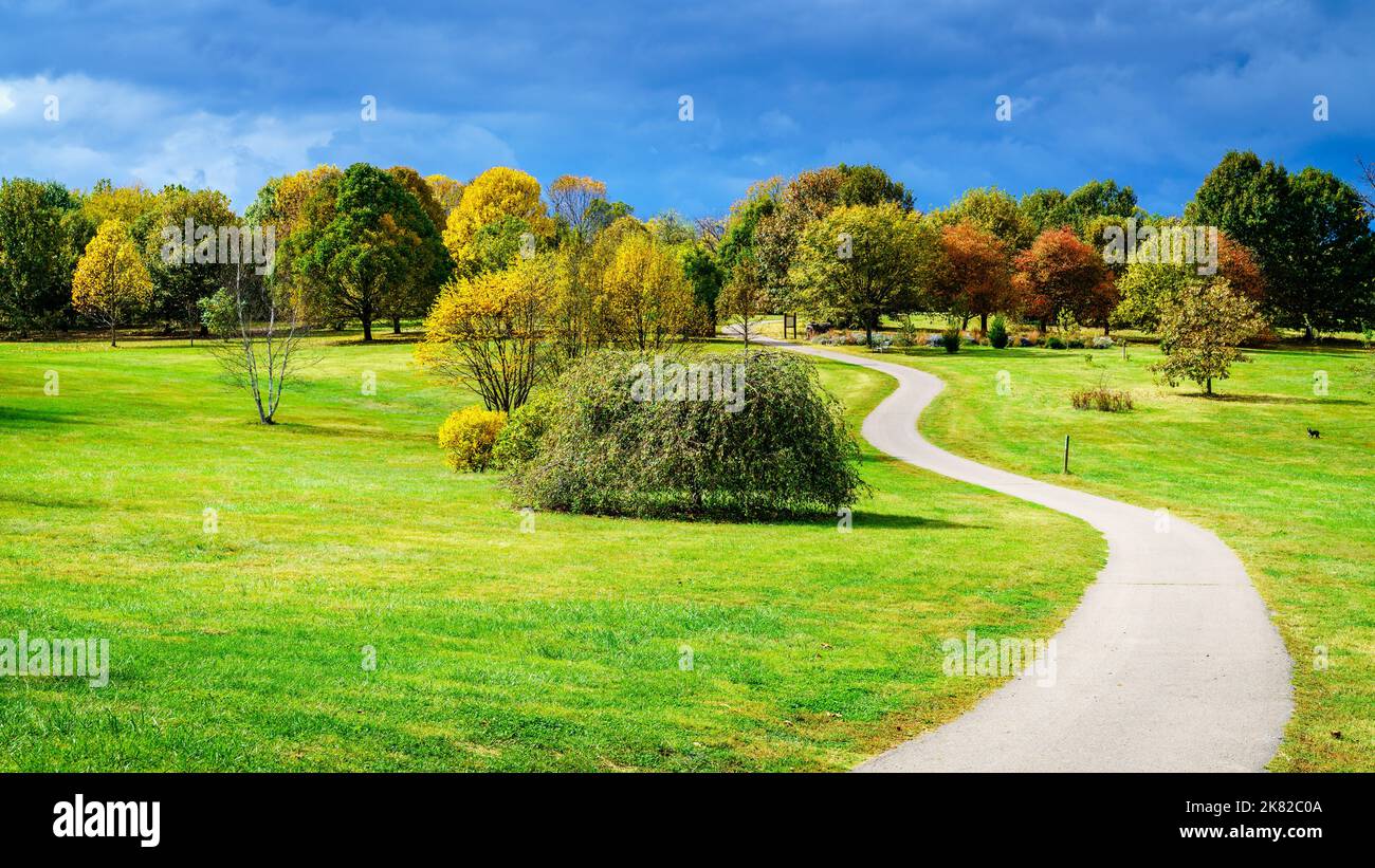 Hiking trail in Arboretum in Lexington, Kentucky in fall Stock Photo