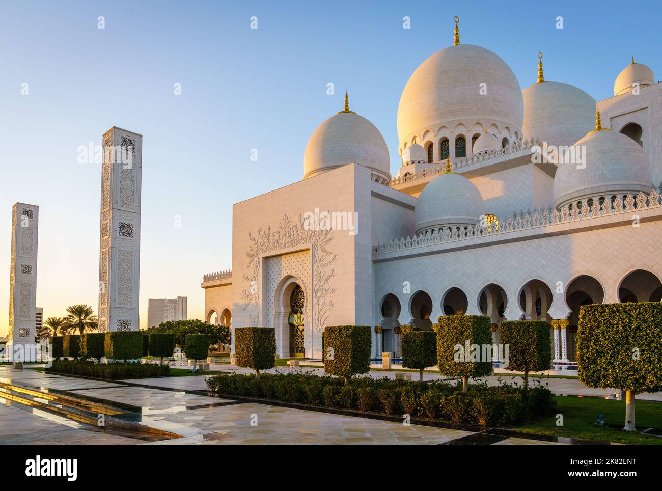 Outside view of Sheikh Zayed Grand Mosque in Abu Dhabi, UAE at sunset Stock Photo