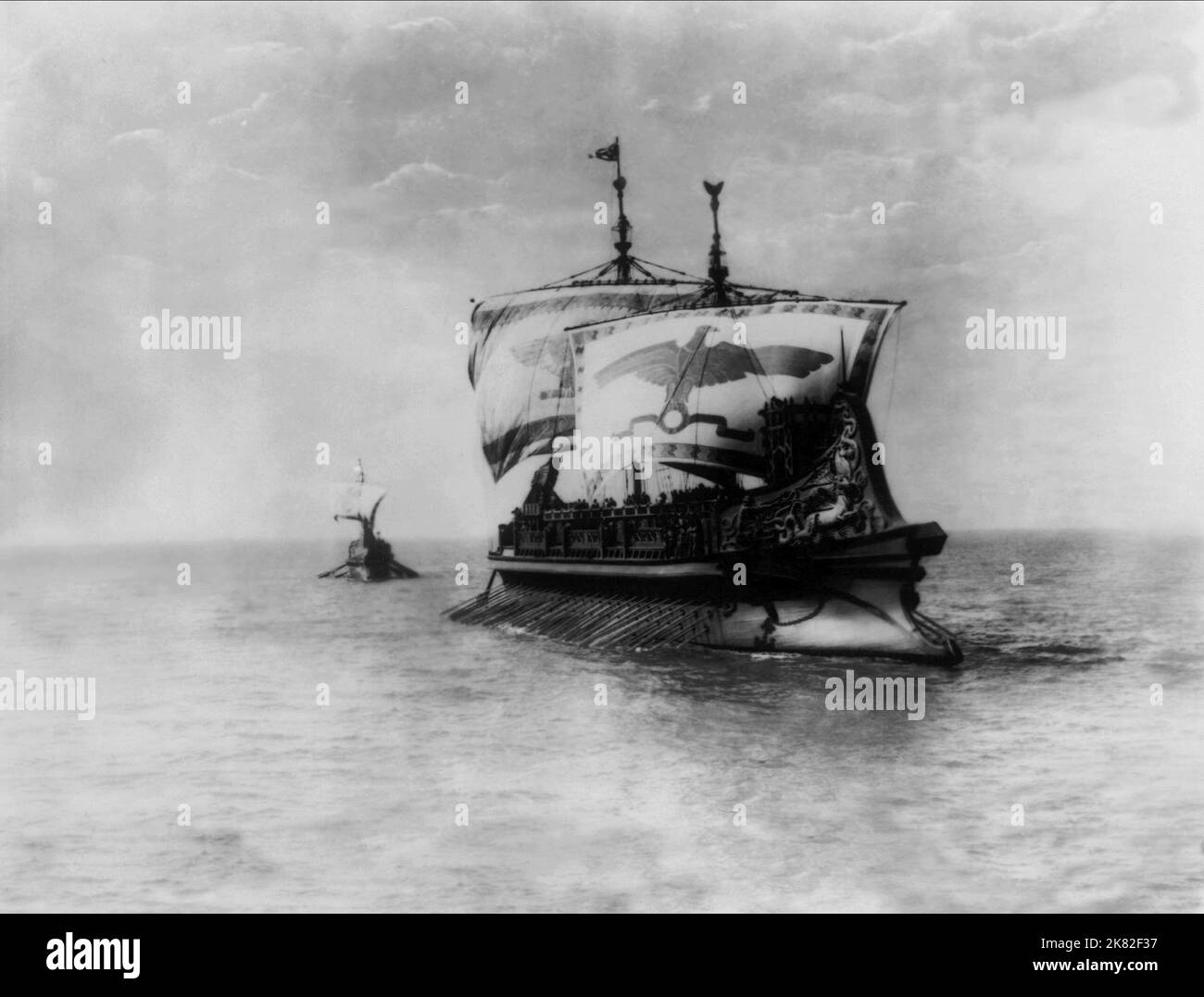 Ship Scene Film: Ben-Hur: A Tale Of The Christ (USA 1925)   / Stummfilm Director: Fred Niblo 30 December 1925   **WARNING** This Photograph is for editorial use only and is the copyright of MGM and/or the Photographer assigned by the Film or Production Company and can only be reproduced by publications in conjunction with the promotion of the above Film. A Mandatory Credit To MGM is required. The Photographer should also be credited when known. No commercial use can be granted without written authority from the Film Company. Stock Photo