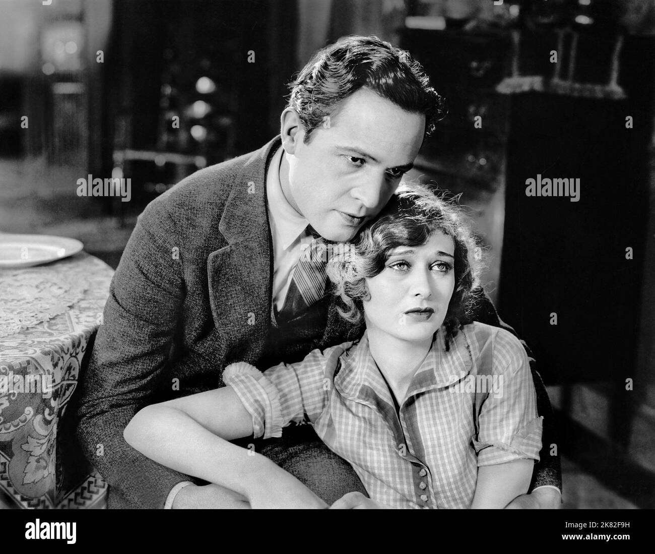 Jason Robards Sr. & Dolores Costello Film: The Third Degree (1929) Characters: Howard Jeffries Jr. & Annie Daly  01 December 1926   **WARNING** This Photograph is for editorial use only and is the copyright of WARNER BROS and/or the Photographer assigned by the Film or Production Company and can only be reproduced by publications in conjunction with the promotion of the above Film. A Mandatory Credit To WARNER BROS is required. The Photographer should also be credited when known. No commercial use can be granted without written authority from the Film Company. Stock Photo