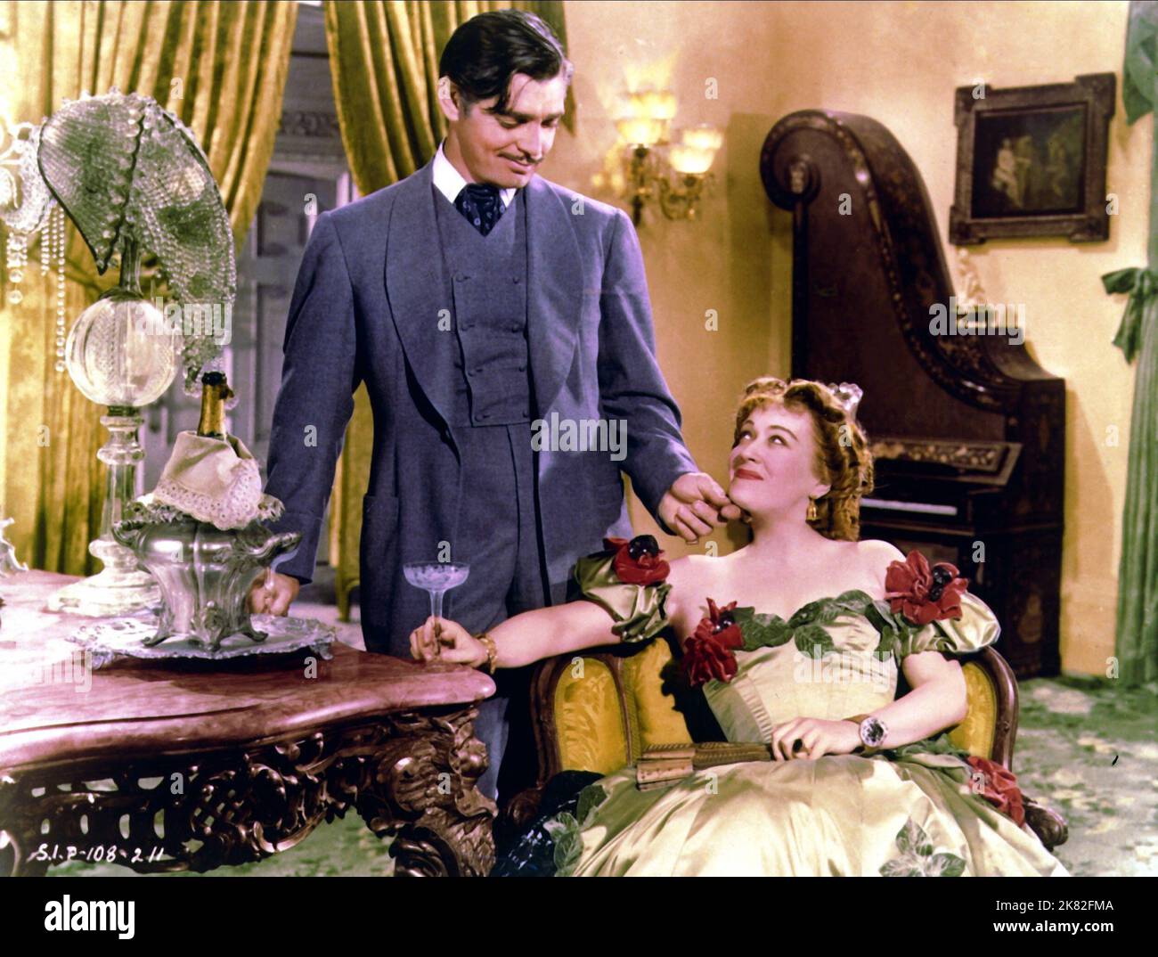 Ona munson gone with the wind hi res stock photography and images Alamy