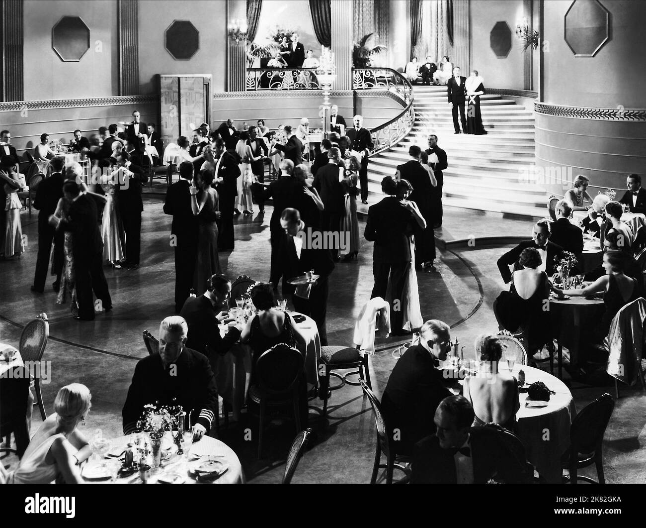 Movie Scene  Film Forbidden (USA 1932)   Director: Frank Capra 09 January 1932   **WARNING** This Photograph is for editorial use only and is the copyright of COLUMBIA PICTURES and/or the Photographer assigned by the  Film or Production Company and can only be reproduced by publications in conjunction with the promotion of the above  Film. A Mandatory Credit To COLUMBIA PICTURES is required. The Photographer should also be credited when known. No commercial use can be granted without written authority from the  Film Company. Stock Photo