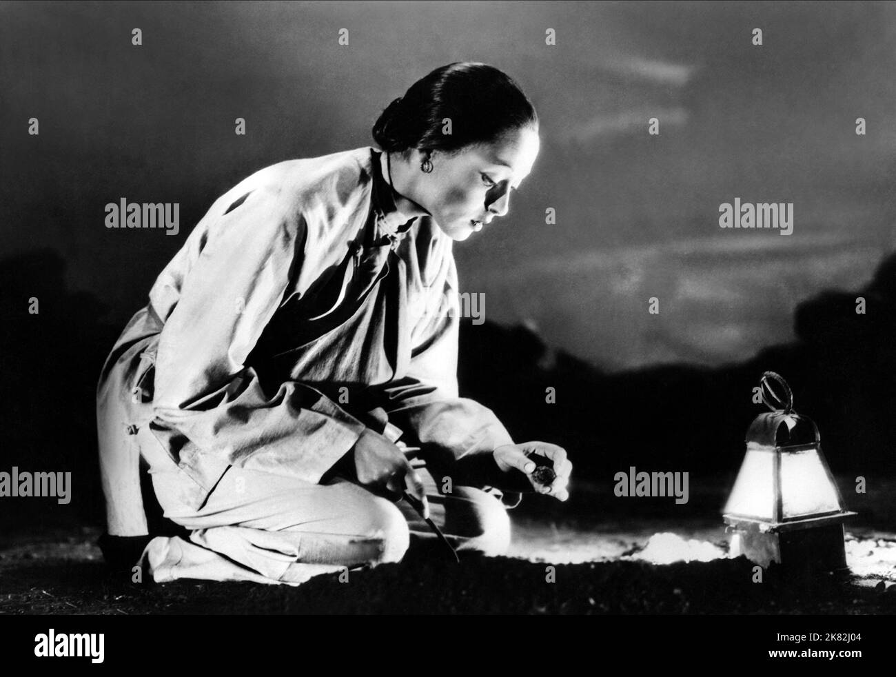 Luise Rainer Film The Good Earth (USA 1937) Characters: O-Lan Director ...